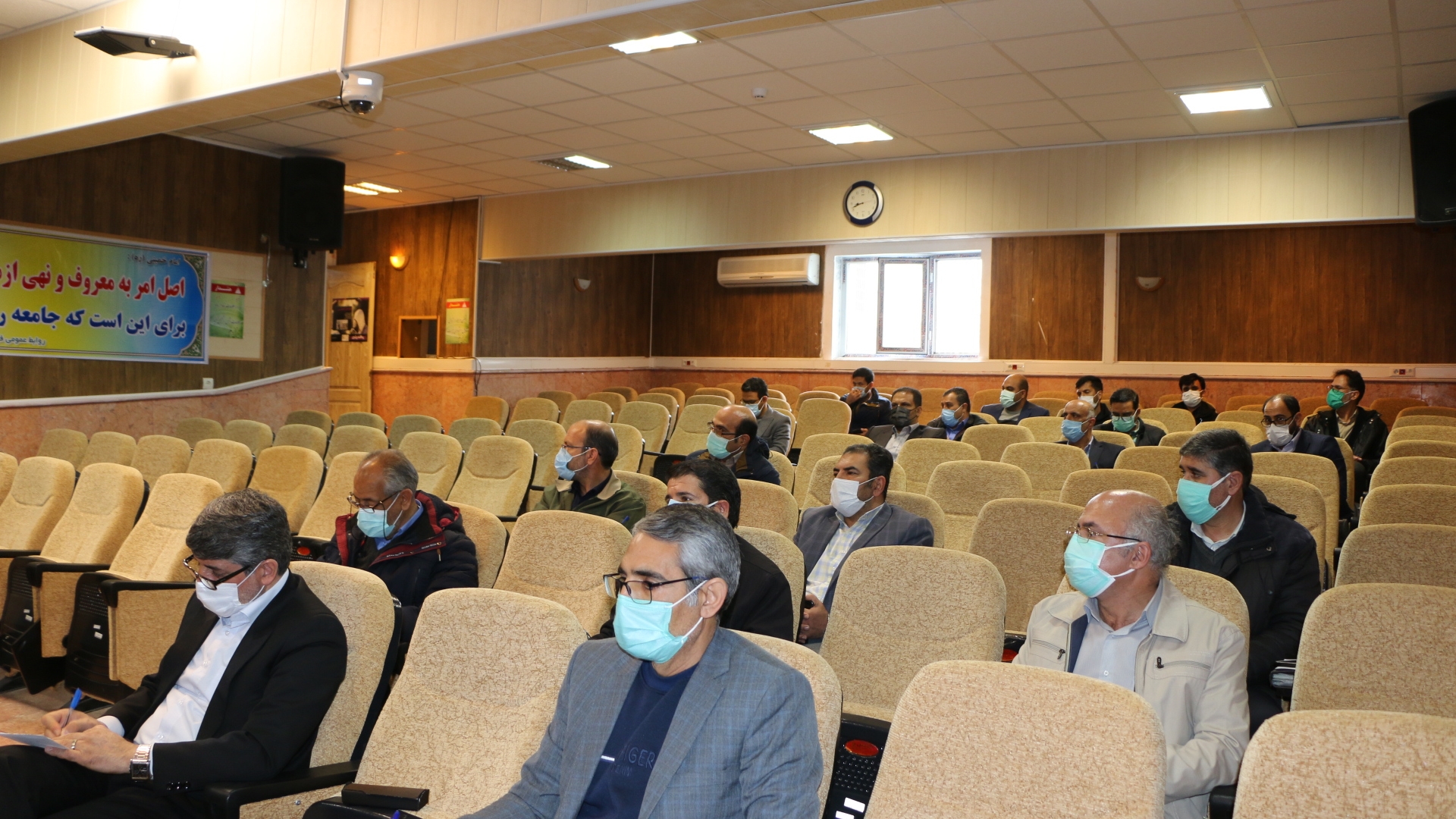 جلسه کارگروه پیشگیری و برخورد موثر با تخلفات ساخت و ساز غیر مجاز و تغییر کاربری غیر مجاز خارج از محدوده شهرها و روستاهای شهرستان شازند