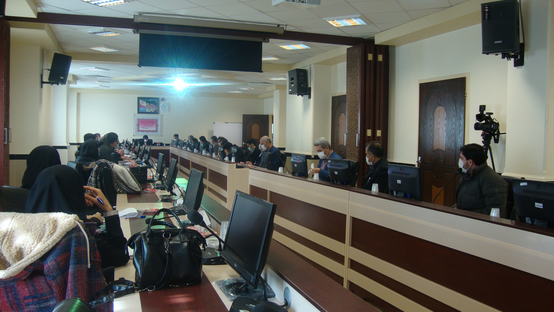 برگزاری جلسه کمیسیون برنامه ریزی،  هماهنگی و نظارت بر مبارزه با قاچاق كالا وارز  استان مرکزی به همراه دوره آموزشی