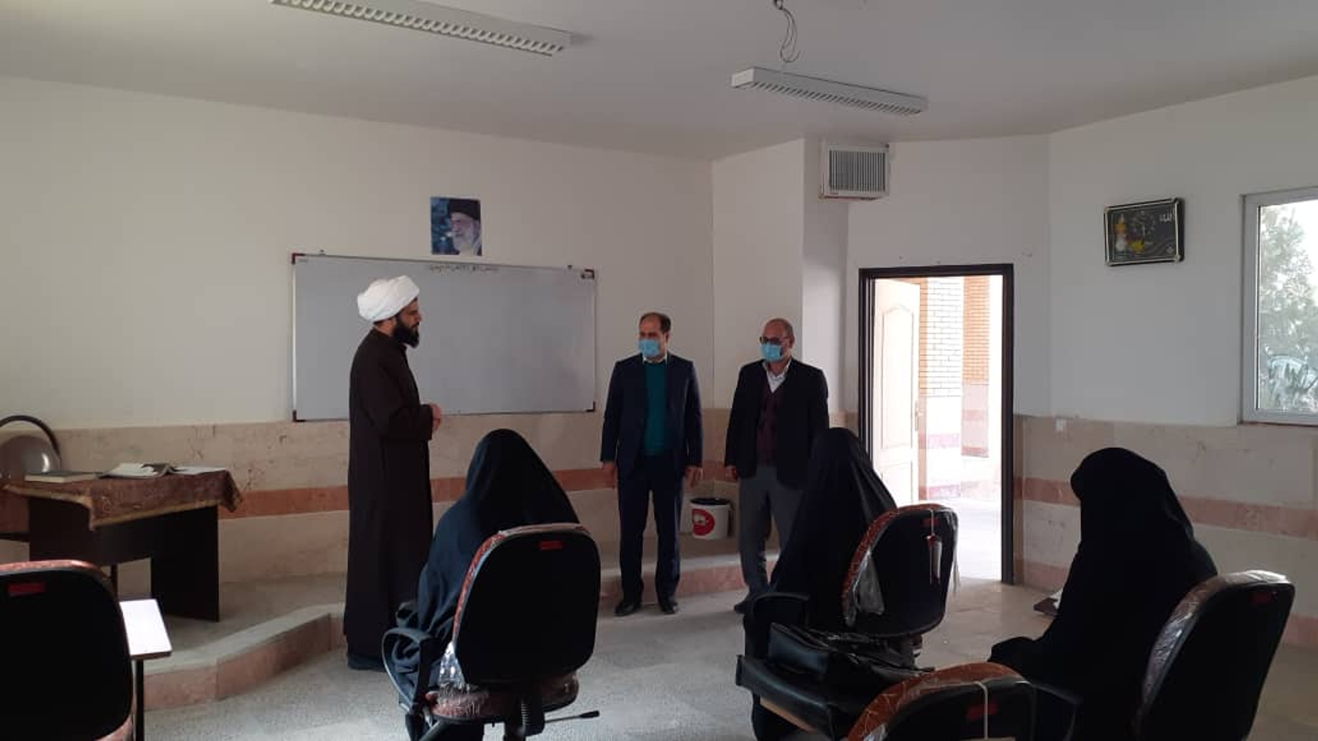 بازدید فرماندار شهرستان دلیجان از حوزه علمیه خواهران دلیجان