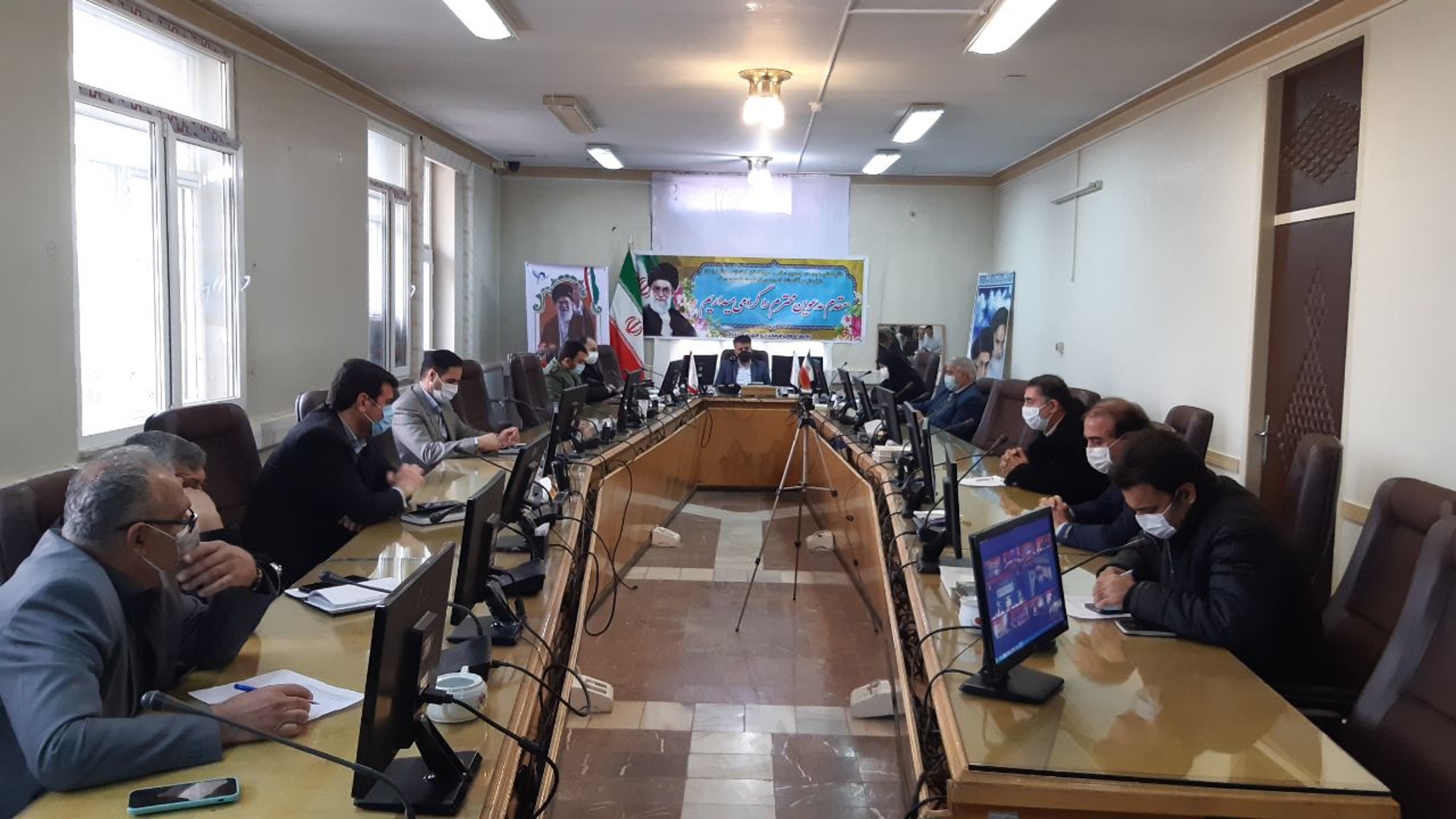 ستاد مدیریت کرونا شهرستان اراک به ریاست نصیری معاون امور عمرانی و سرپرست معاونت سیاسی اجتماعی فرماندار وباحضور مدیران عضو ستاد برگزار شد