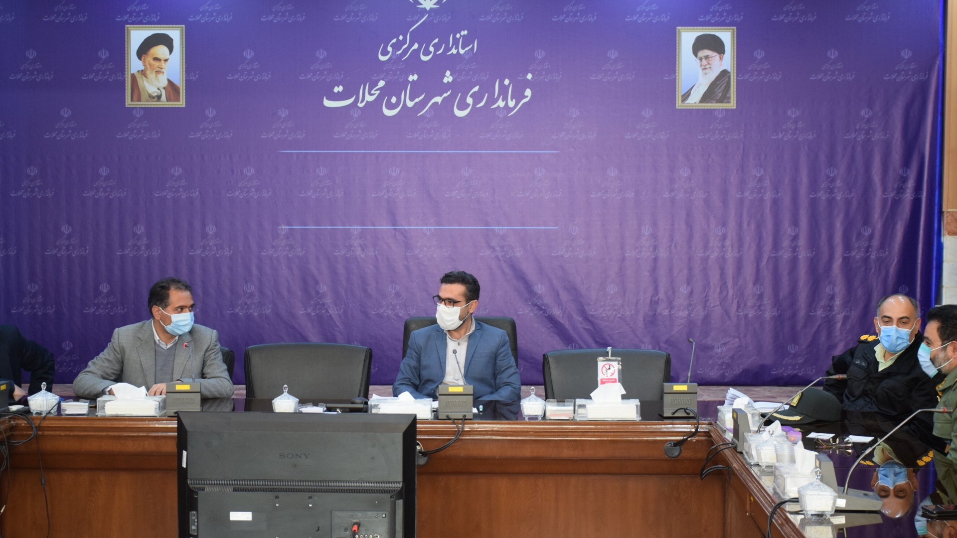 جلسه بررسی آخرین وضعیت سیستم پایش تصویری شهرستان و اتصال به فیبر نوری به ریاست محمدرضا ناظری فرماندار شهرستان محلات برگزار گردید.