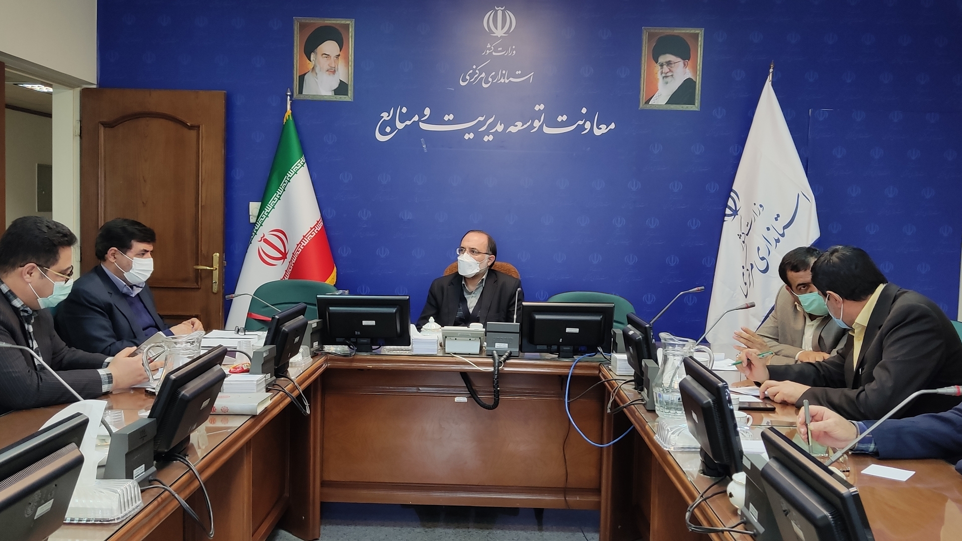 بررسی مسائل اداری و مالی