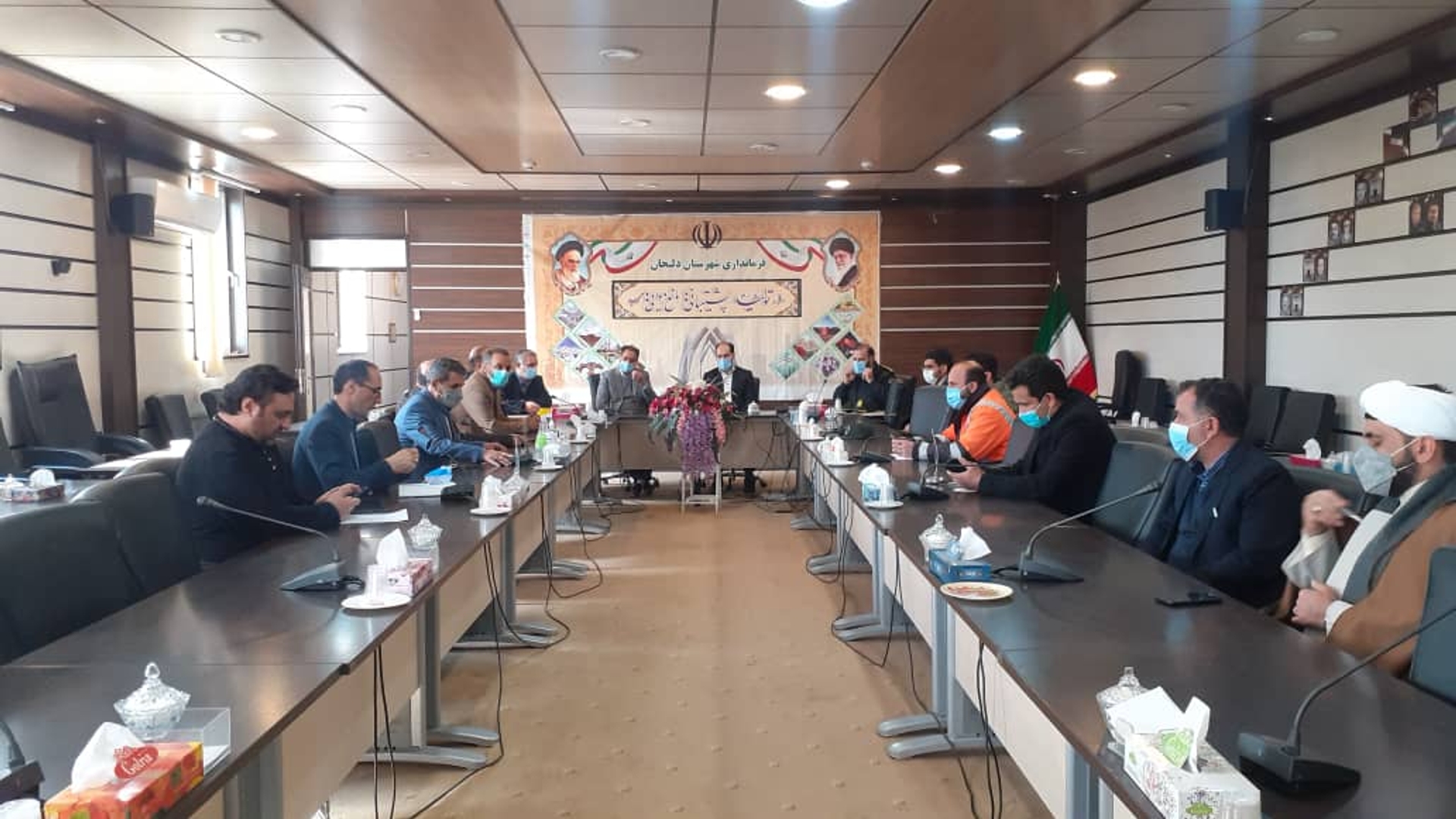 جلسه تسهیل در واگذاری امکانات فیبر نوری در شهرستان دلیجان