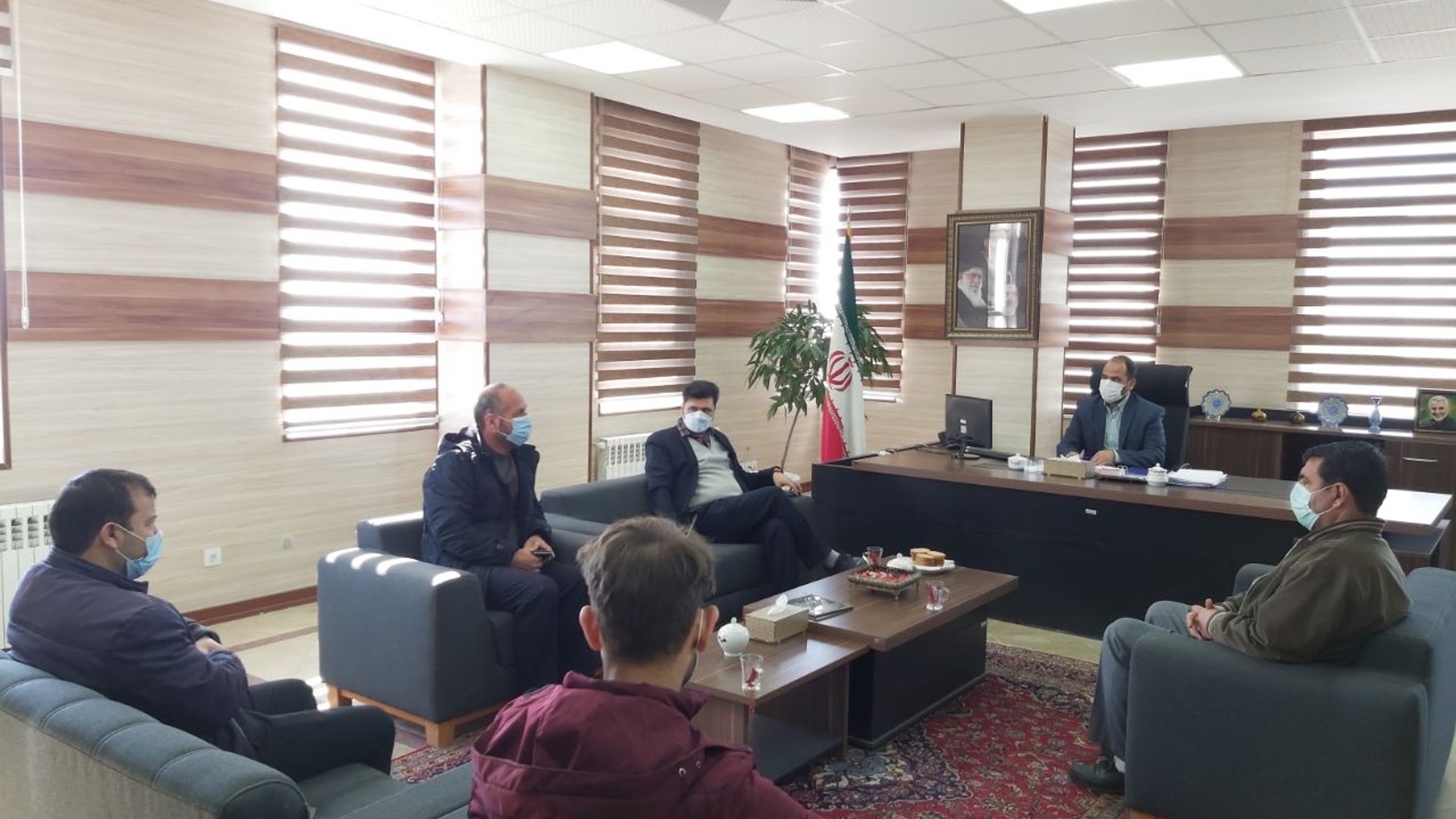 بررسی آخرین روند طرح سرمایه گذاری در حوزه نورد فولاد در محل دفتر فرماندار