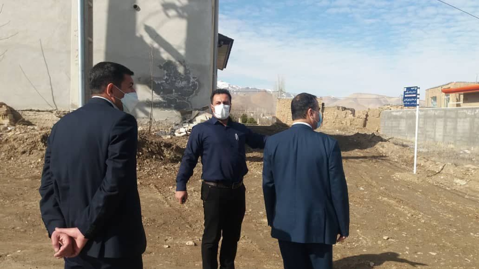 بازدید از عملیات اجرایی سنگ فرش معابر روستای طاد