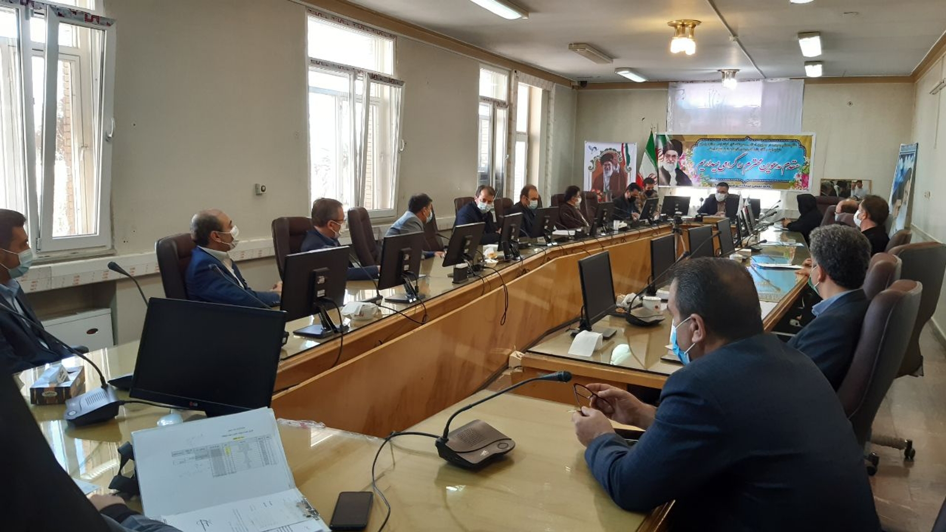 دهمین جلسه کارگروه اشتغال و سرمایه‌گذاری شهرستان اراک باهدف بررسی وضعیت پرداخت تسهیلات به واجدین شرایط سرمایه گذاران و ایجاد اشتغال