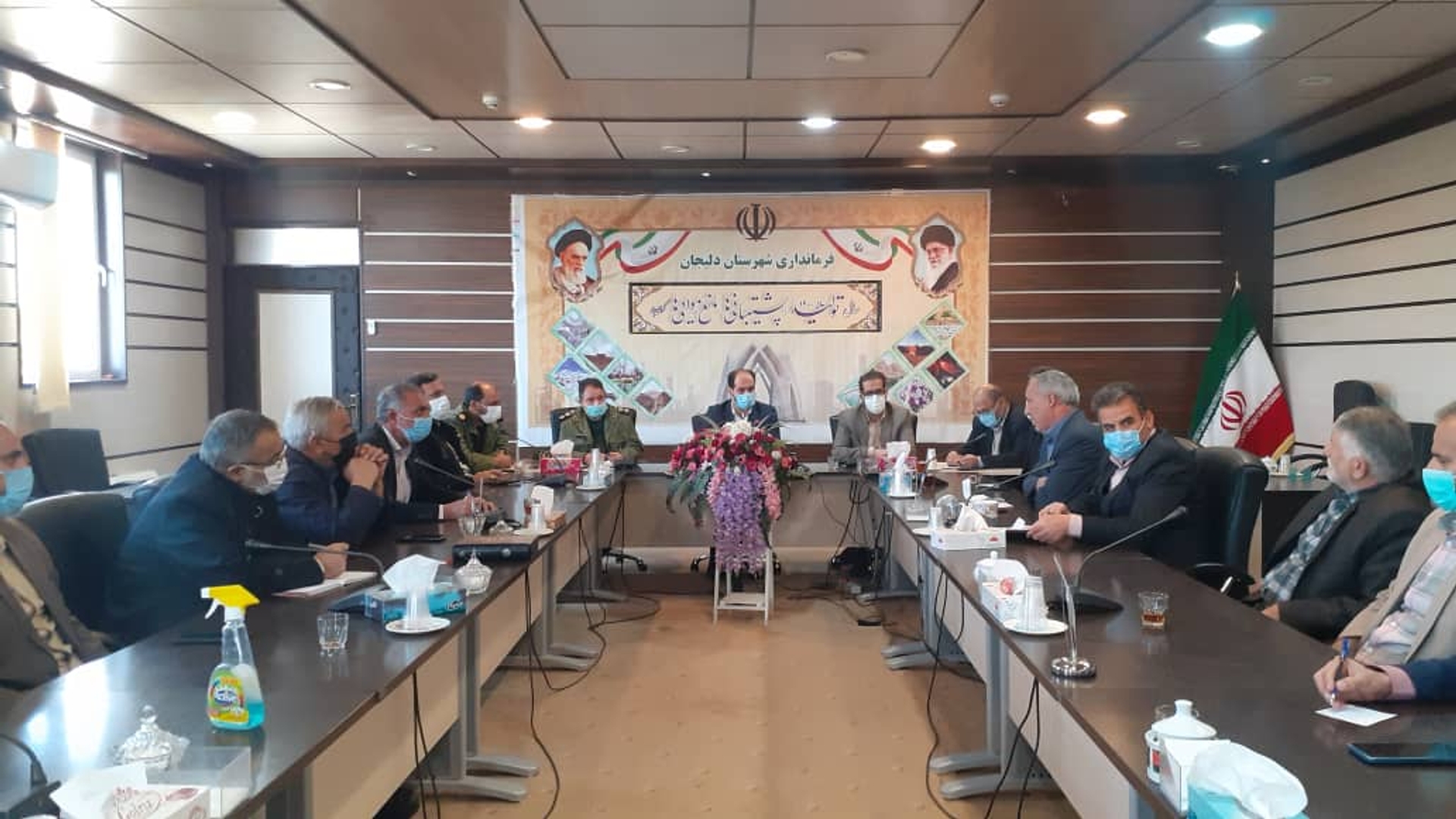 نشست فرماندار با ایثارگران شهرستان دلیجان