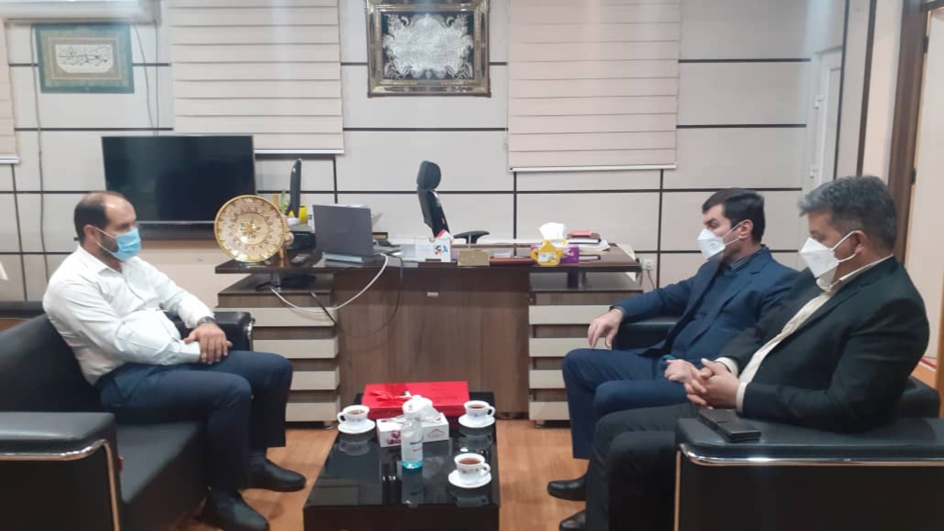 نشست فرماندار با مدیرکل راهداری و حمل و نقل جاده ای استان مرکزی