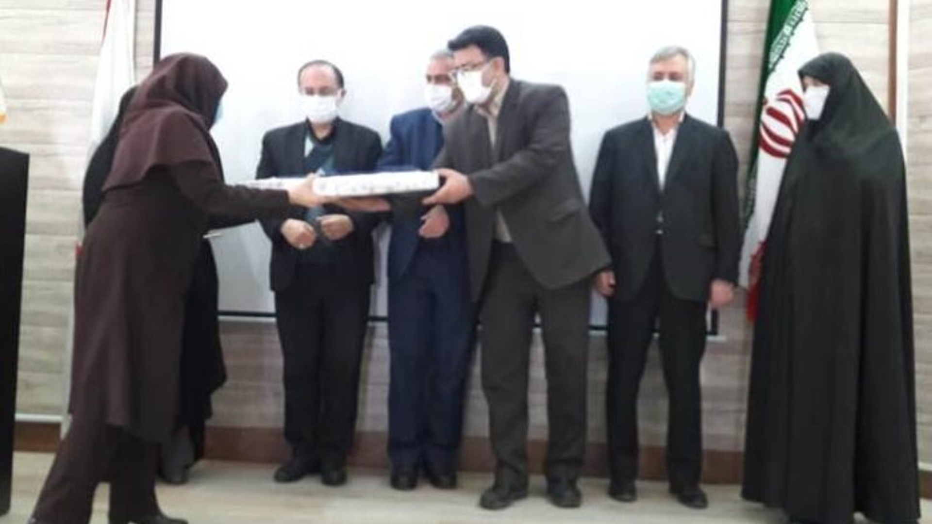 آیین تکریم و معارفه مدیر کل انتقال خون استان مرکزی برگزار شد