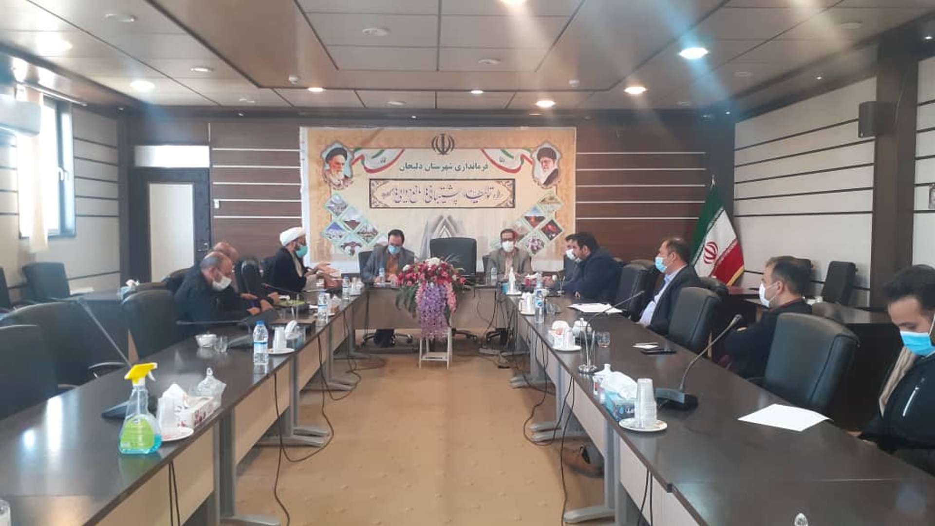 جلسه مقابله با ساخت و سازهای غیرمجاز شهرستان دلیجان