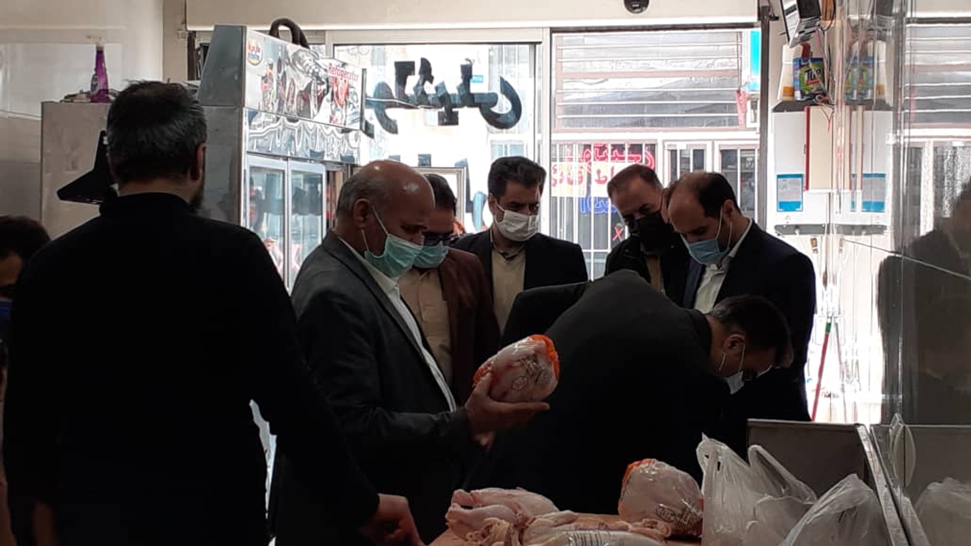 بازرسی و نظارت بر روند توزیع کالاهای اساسی در شهرستان دلیجان