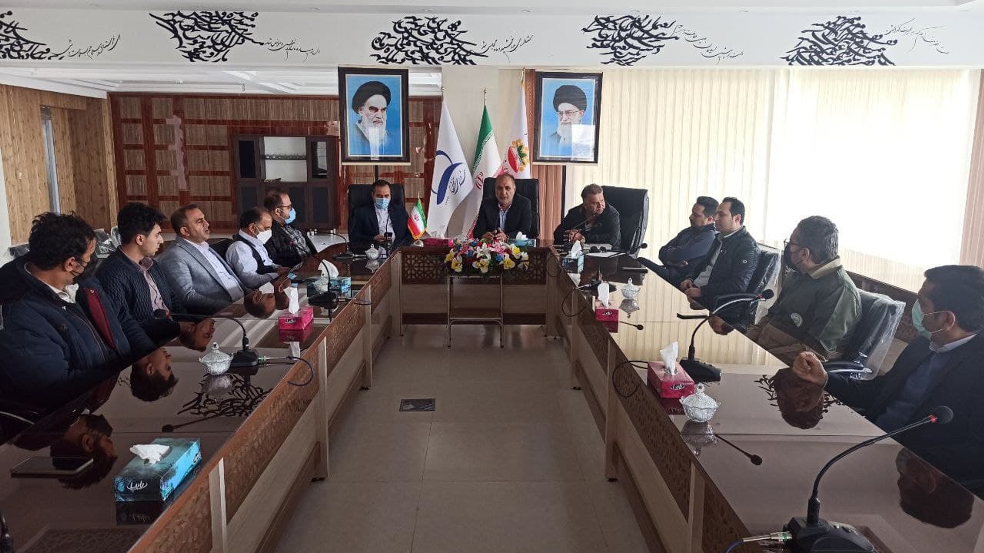 جلسه در مورد راهکارهای توسعه اقتصادی از طریق جذب گردشگر