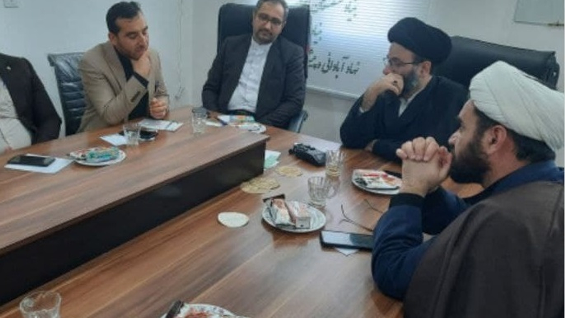 حضور ریاست بنیاد هدایت کشور و قائم مقام سازمان تبلیغات کشور در بنیاد علوی شهر میلاجرد و جلسه با مسئولین شهرستان و بخش