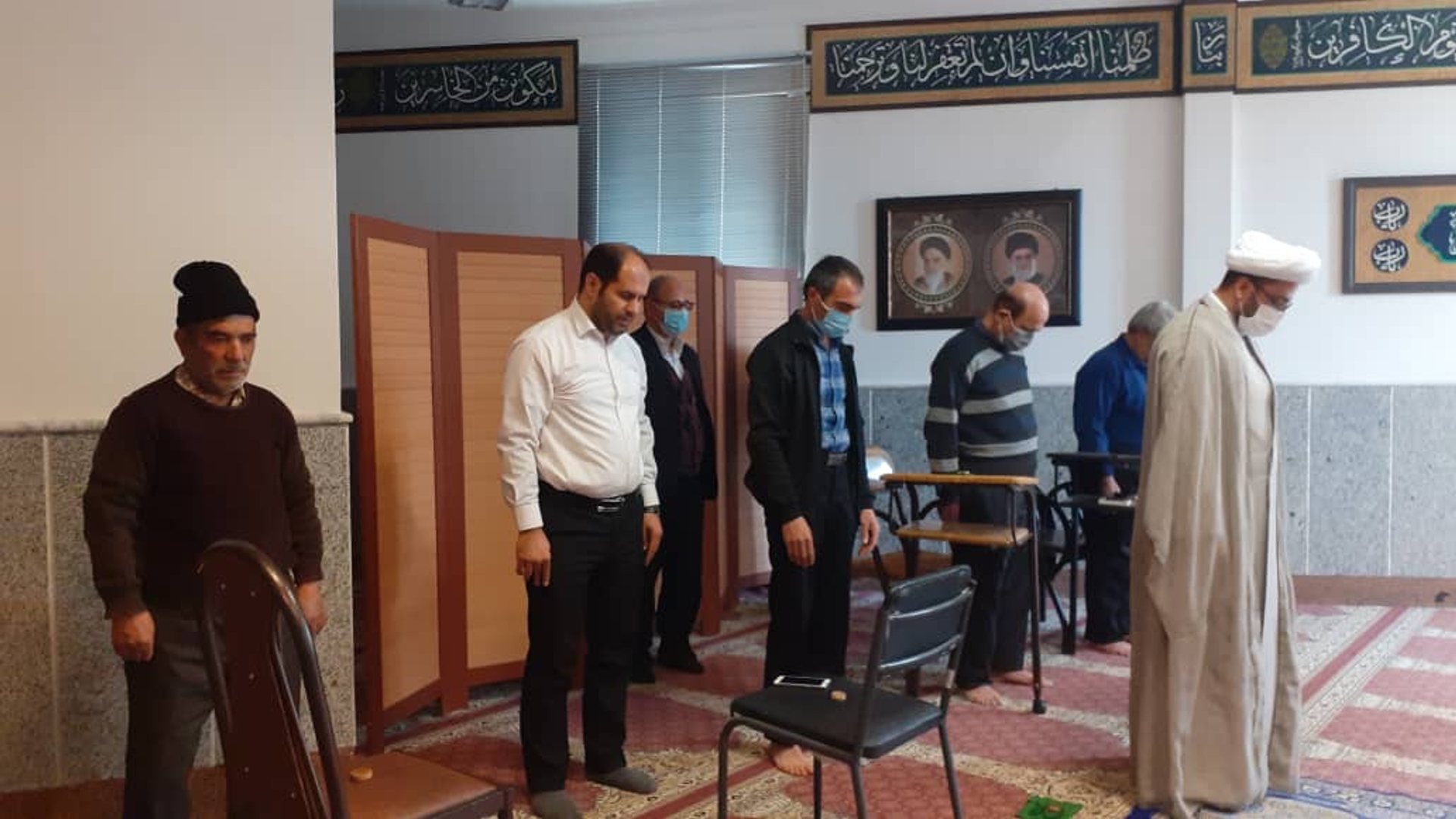 اقامه نماز جماعت در فرمانداری شهرستان دلیجان