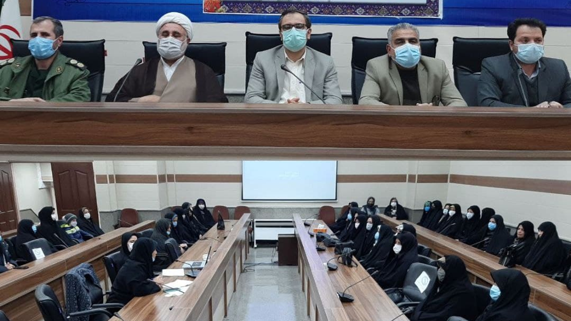 تجلیل از مادران، همسران و دختران شهداء والامقام شهرستان به مناسبت ولادت حضرت فاطمه(س)و روز مادر