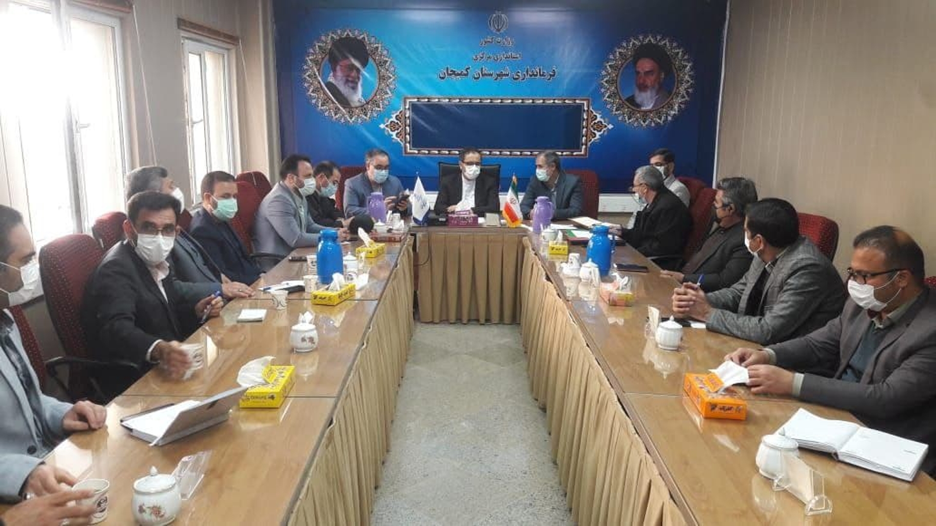 بررسی مشکلات تامین منابع آب شرب روستاهای شهرستان با حضور مدیرعامل شرکت آب منطقه ای  استان