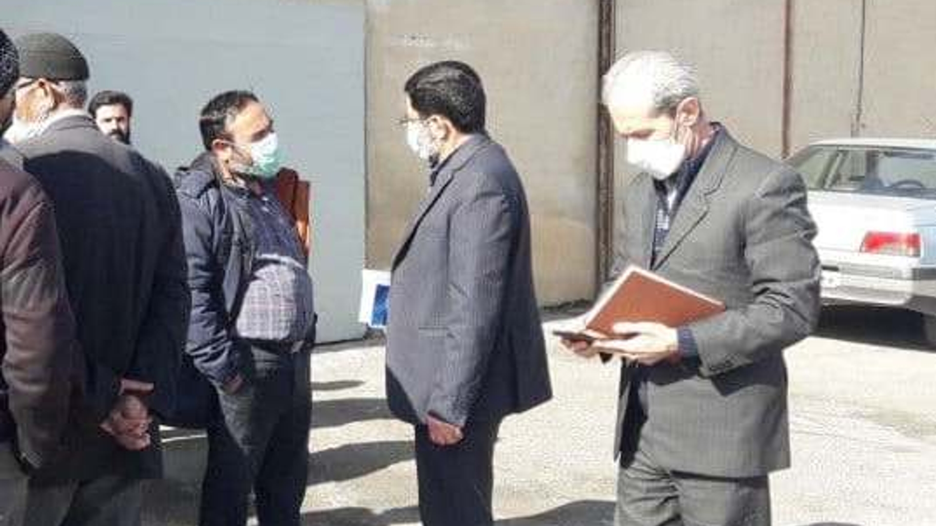 "بازدید سرزده فرماندار از نحوه توزیع کود شیمیایی"