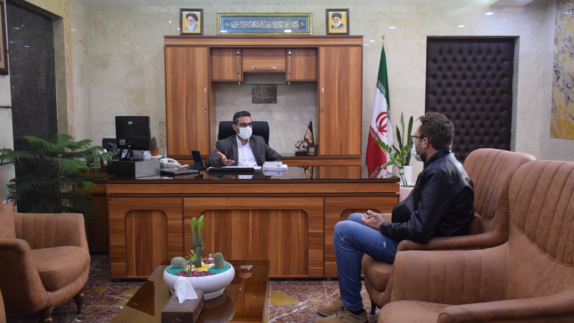 ملاقات مردمی مورخ ۱۶-۱۲-۱۴۰۰ همشهريان عزيز با محمدرضا ناظری فرماندار شهرستان محلات