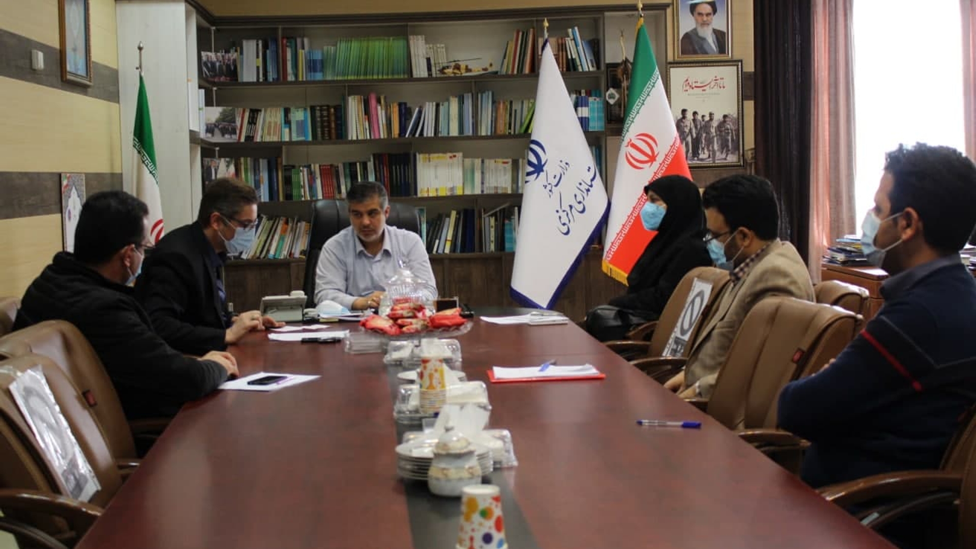 جلسه بررسی نحوه توسعه و تجهیز زمین های ورزشی روستایی