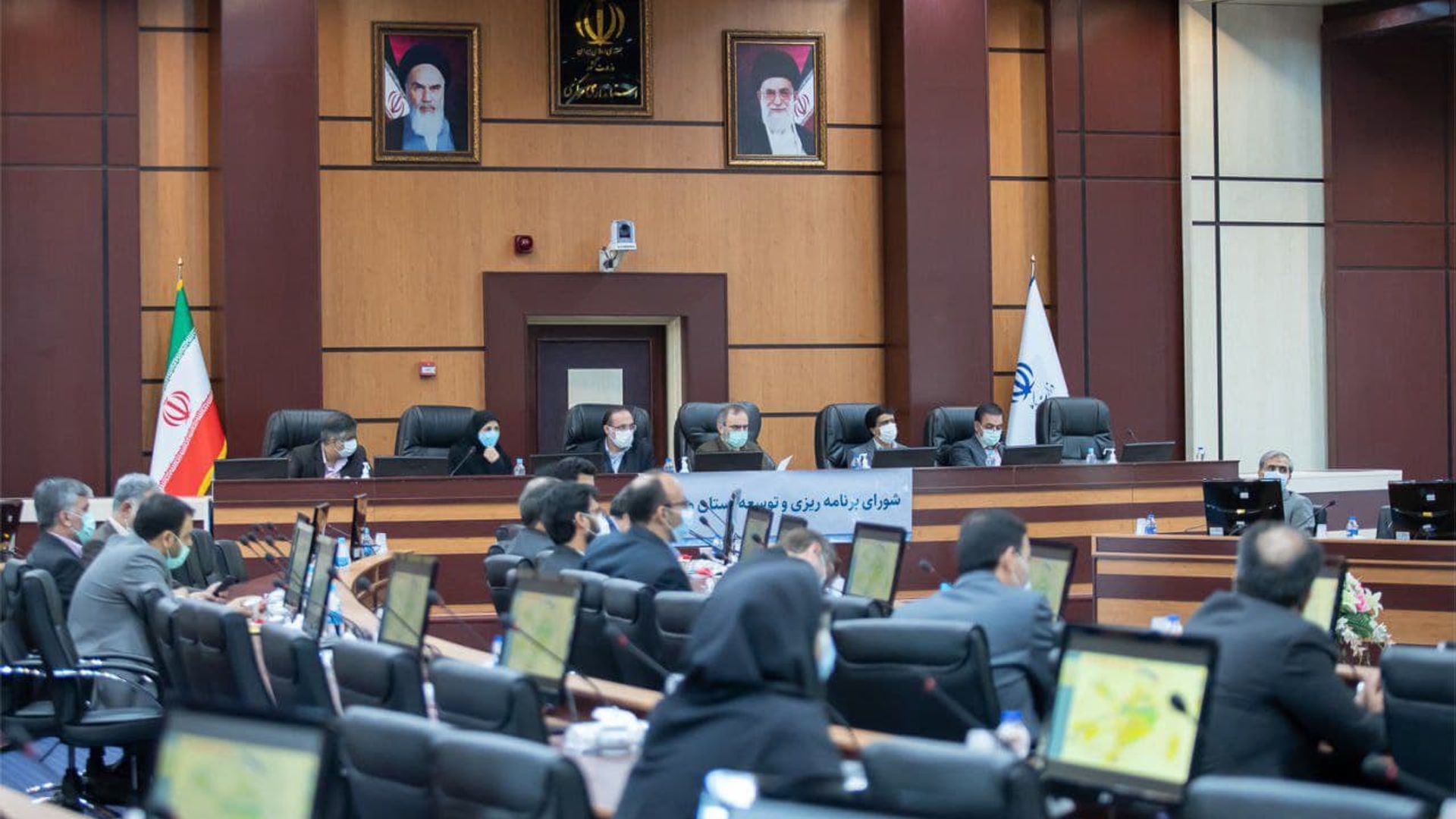 *نشست شورای برنامه ریزی و توسعه استان