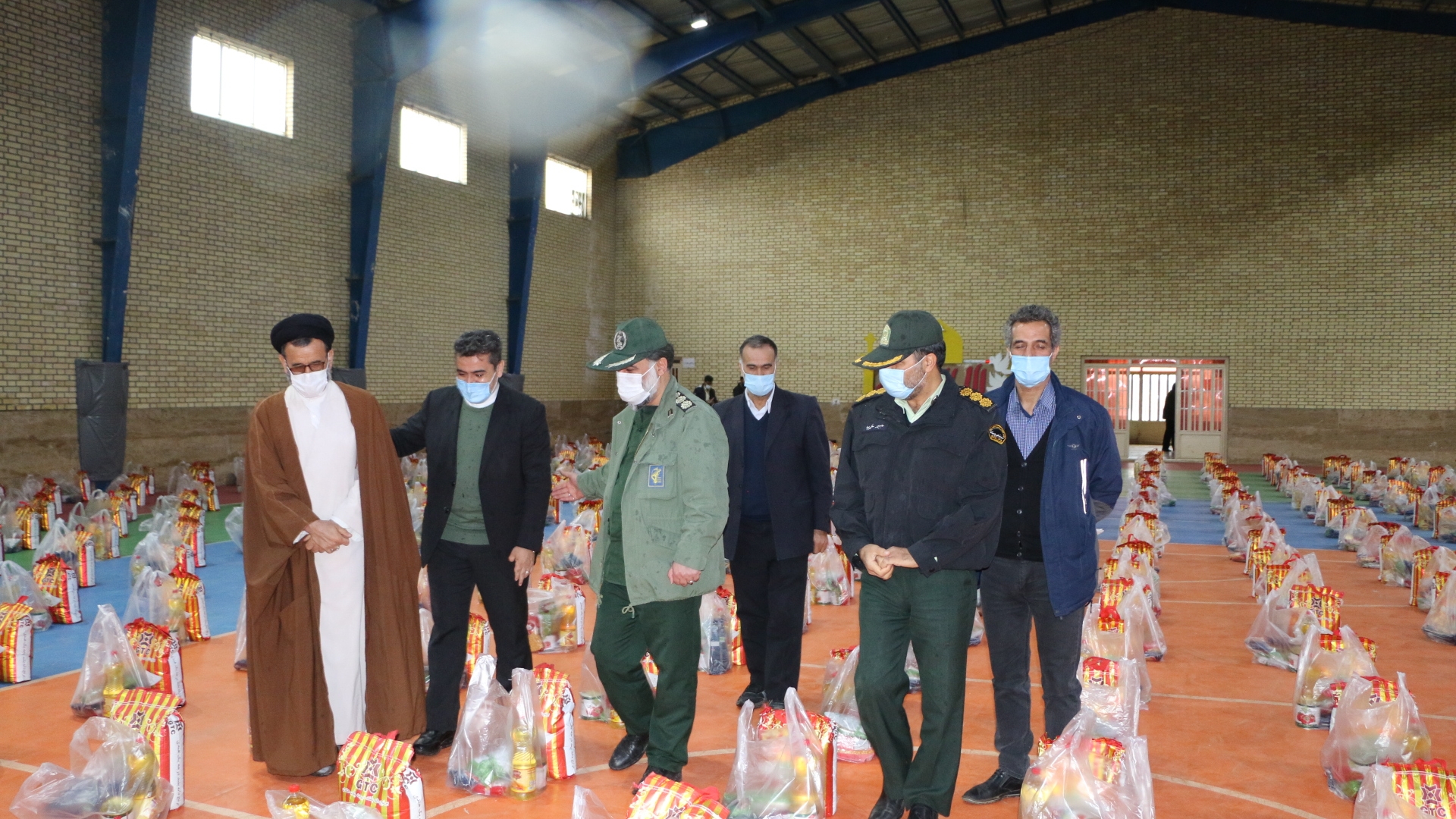 برگزاری آئین اهدای کمک های مومنانه درسطح شهرستان شازند