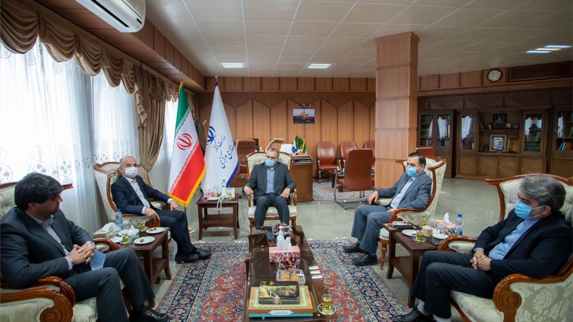 دیدار معاون توسعه مدیریت، منابع و امور استان‌های سازمان صنایع کوچک و شهرک‌های صنعتی ایران با استاندار مرکزی و سرپرست معاونت هماهنگی امور اقتصادی استانداری