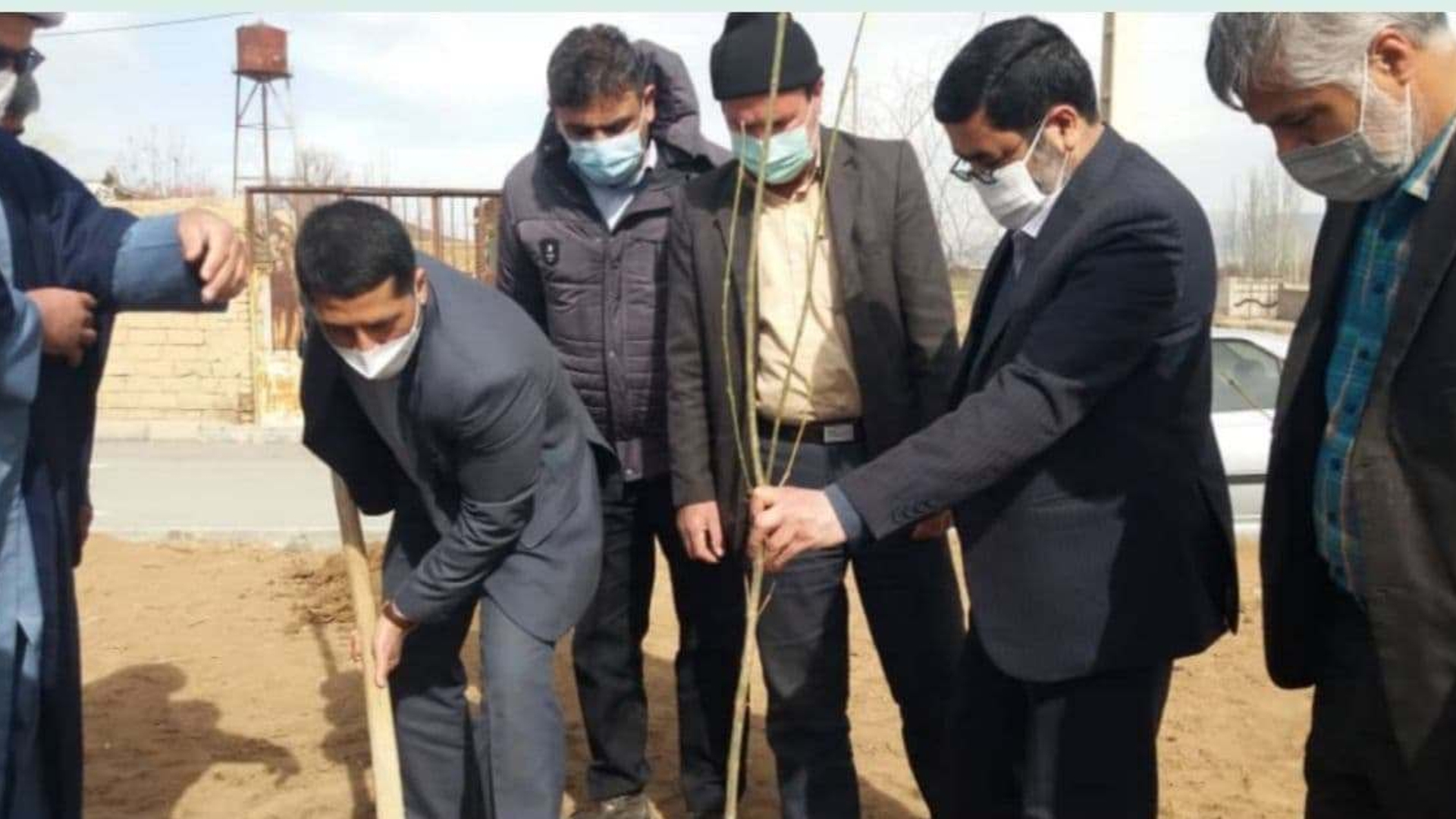 ""مراسم درخت کاری در مرکز دهستان اناج""