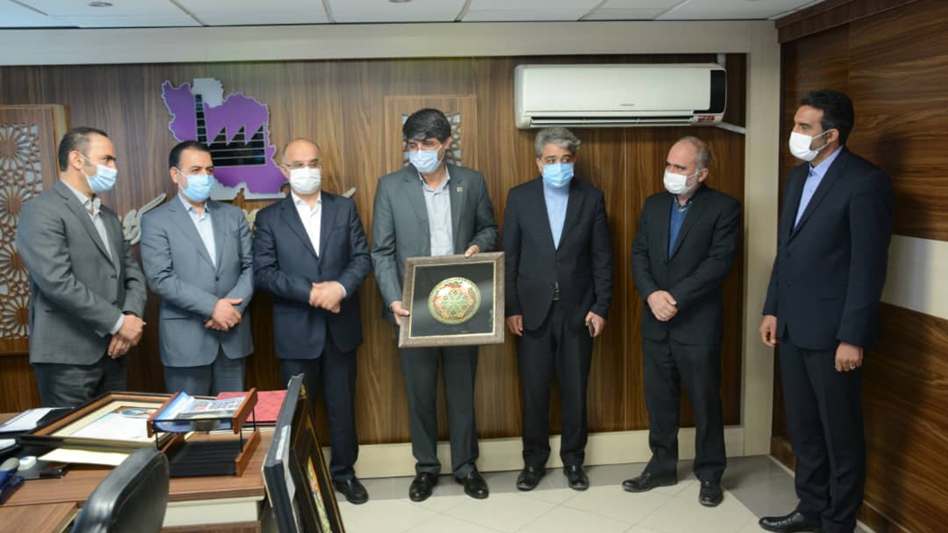 با حضور سرپرست معاونت هماهنگی امور اقتصادی استانداری مرکزی، عليرضا حيدري تفرشي به عنوان سرپرست شركت شهركهاي صنعتي استان مركزي منصوب و جايگزين طيب ميرزايي مديرعامل اين شركت شد.