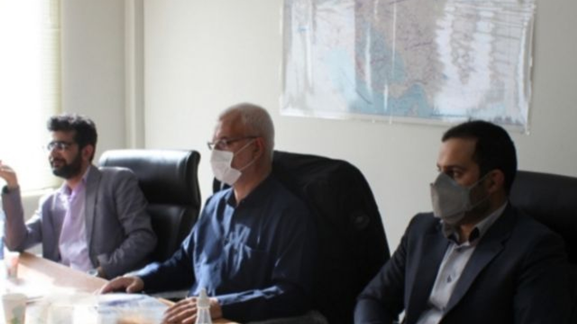 "دیدار سرپرست اداره کل پدافند غیر عامل استانداری با فرماندار شهرستان خنداب وتبادل نظر پیرامون برگزاری رزمایش پدافند غیر عامل در شهرستان"