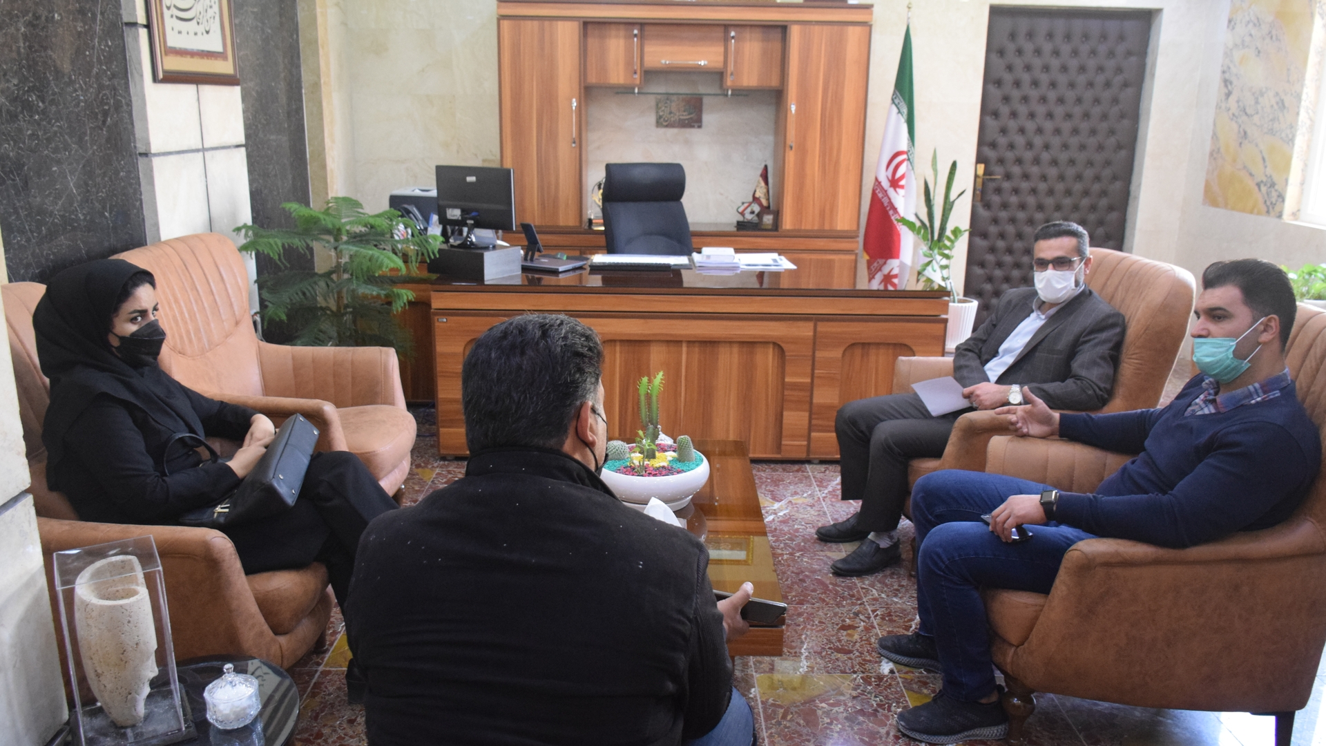 ملاقات مردمی همشهريان عزيز مورخ ۲۳-۱۲-۱۴۰۰ با محمدرضا ناظری فرماندار شهرستان محلات