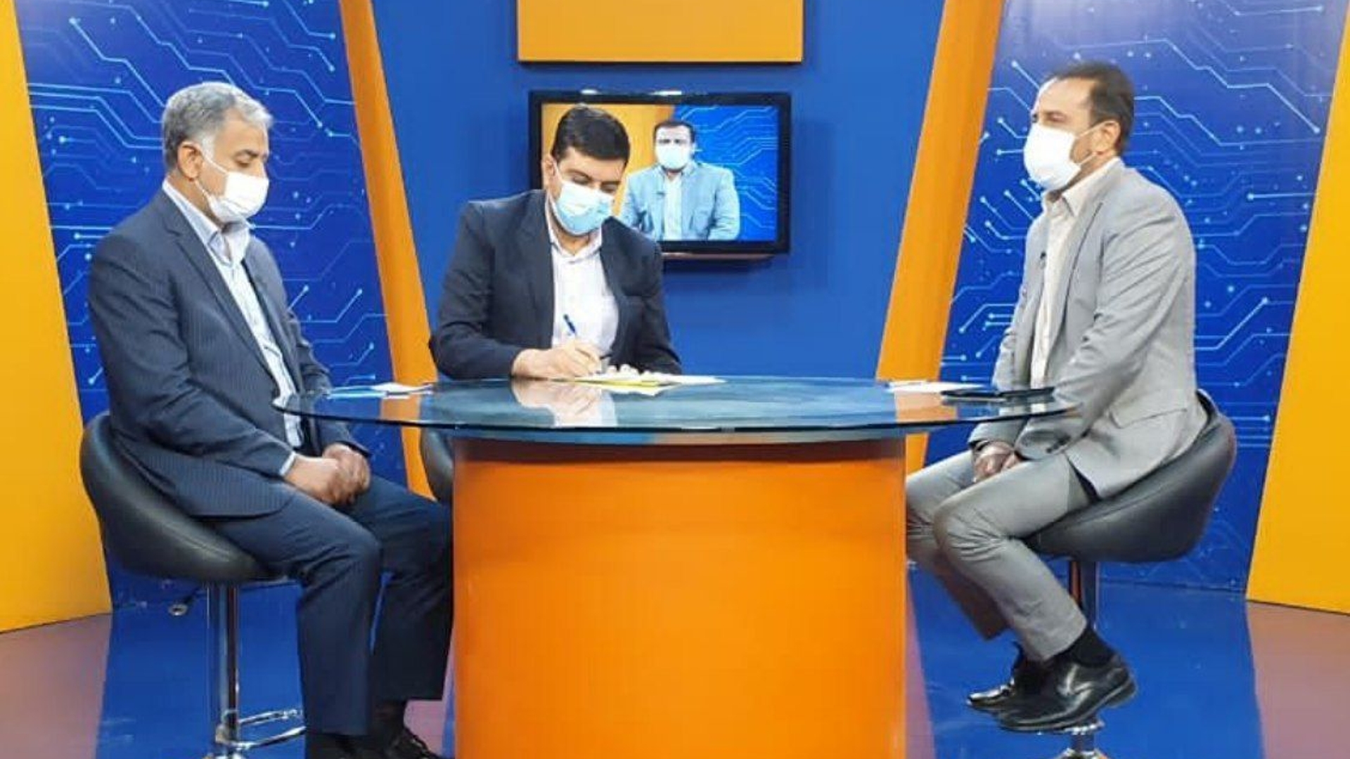 حضور مهندس هادی فرماندار شهرستان اراک و کریمی شهردار اراک در برنامه زنده تلویزیونی رودرو شبکه آفتاب استان مرکزی