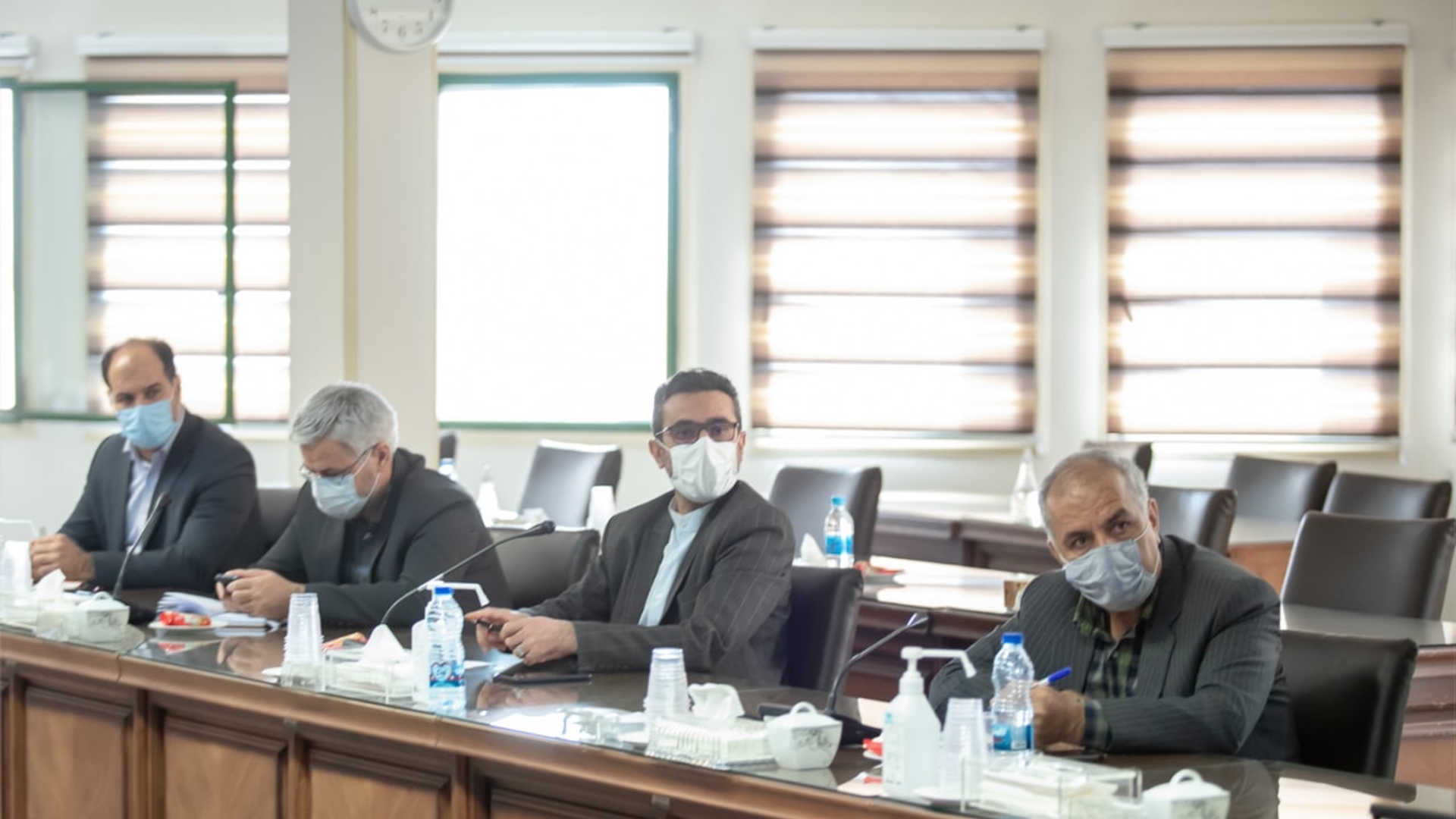 نشست فرمانداران استان مرکزی با استاندار و معاونین استاندار مرکزی برگزار گردید.