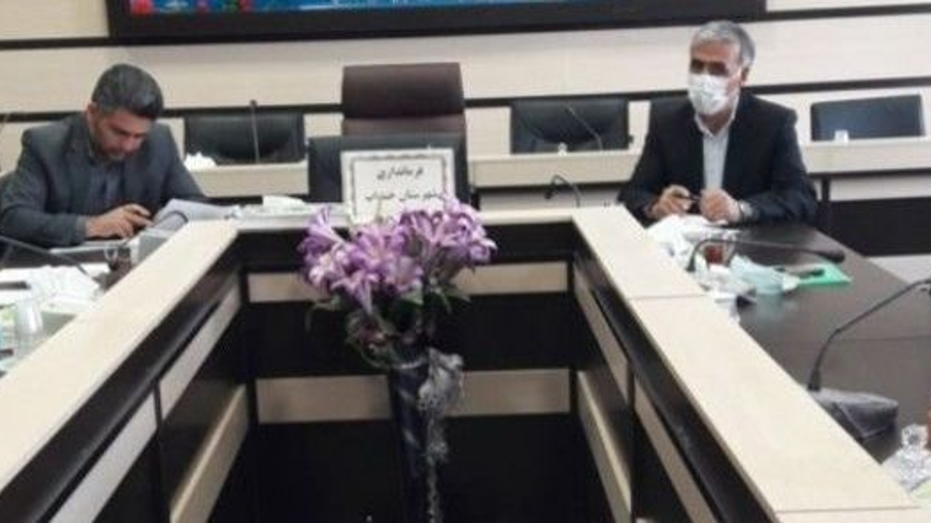 جلسه بررسی وضعیت سهمیه آرد نانوایی های شهرستان