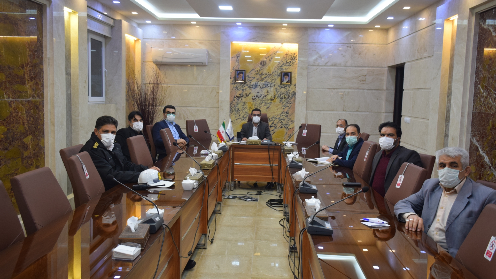 جلسه شورای راهبردی کاهش تصادفات در شبکه معابر استان مشترک با دوازدهمین جلسه شورای هماهنگی ترافیک استان به ریاست دکتر مخلص الائمه استاندار مرکزی به صورت ارتباط ویدئو کنفرانس با حضور فرماندار و اعضای شورای هماهنگی ترافیک شهرستان محلات برگزار شد.