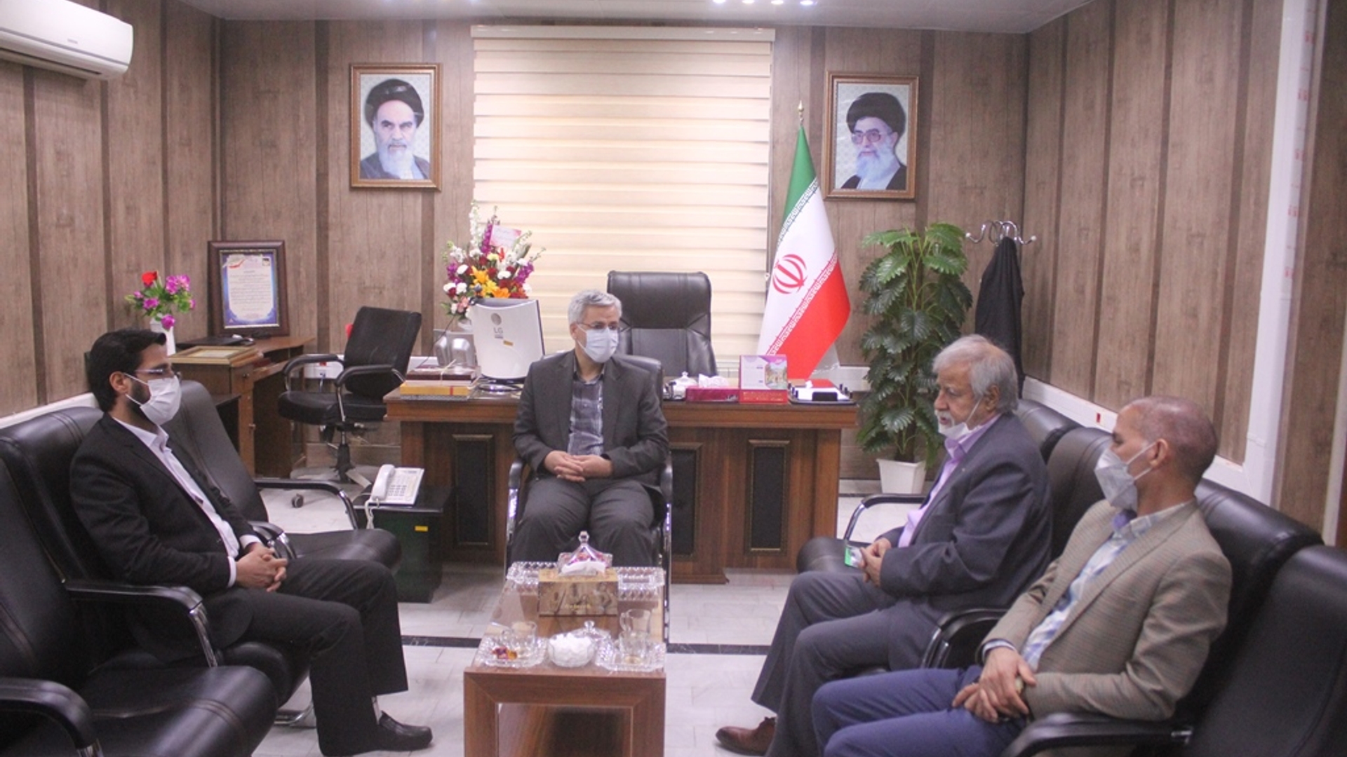 نشست مدیر کل تعاون ، کار و رفاه اجتماعی استان با سرپرست فرمانداری شهرستان خمین برگزار شد