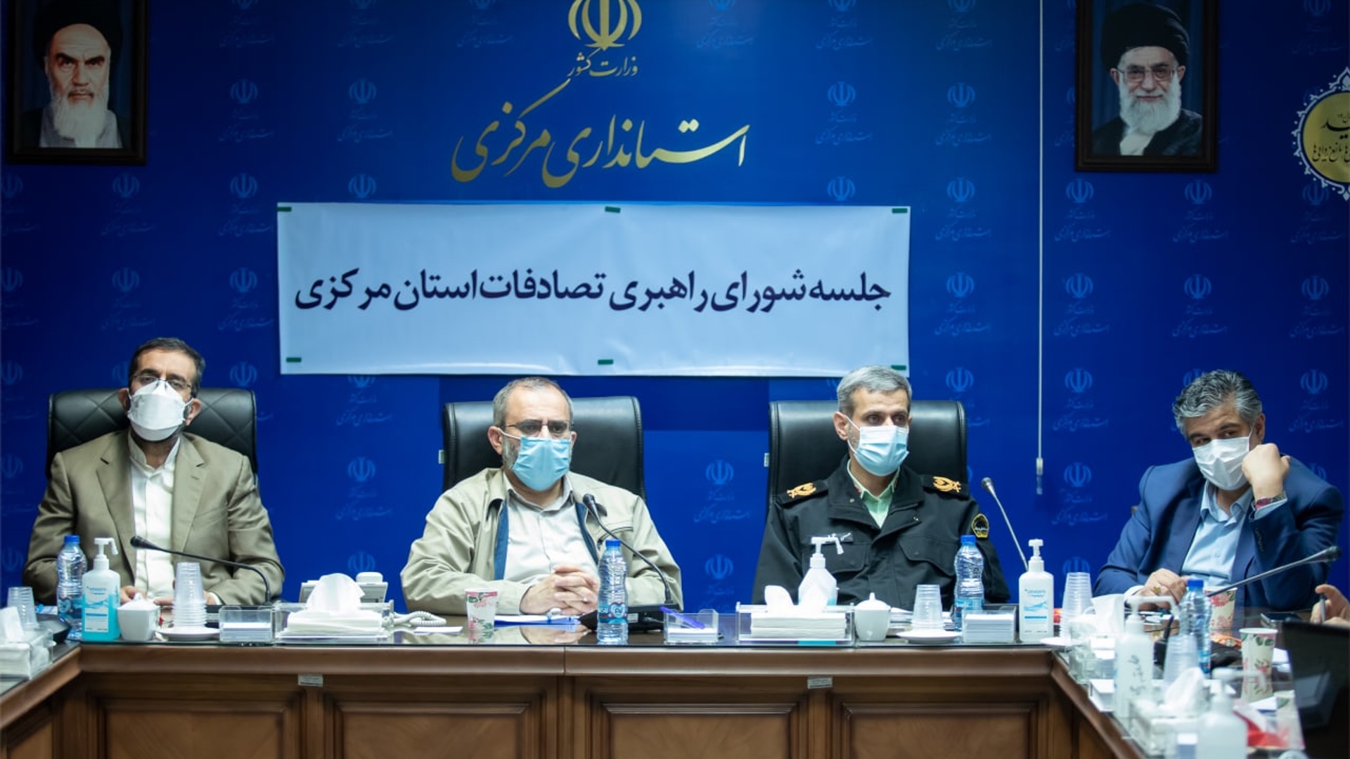 افرادی که به کارگروهی و خرد جمعی معتقد نیستند پست خود را رها کنند