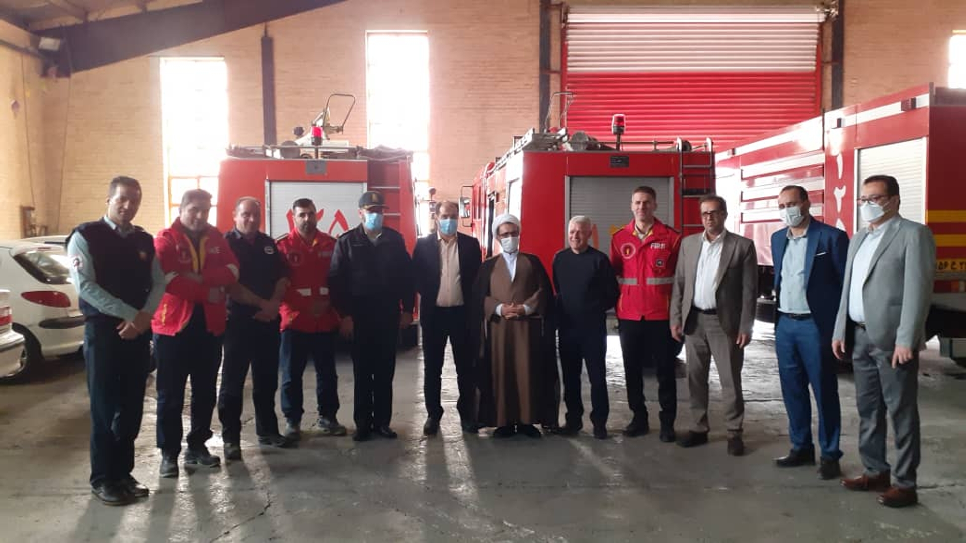 بازدید نوروزی فرماندار شهرستان دلیجان از پایگاه آتش نشانی شهر دلیجان