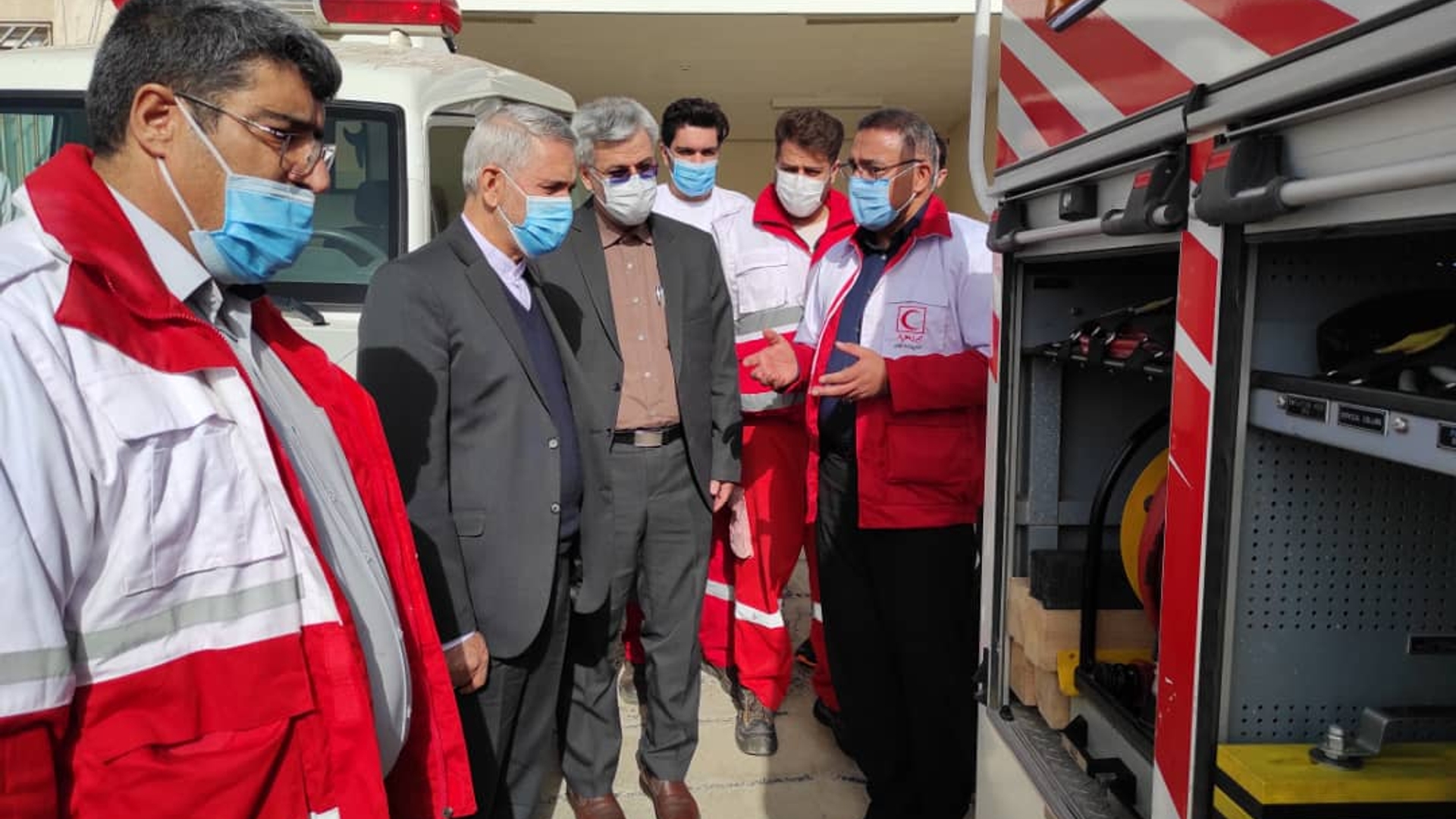 سرپرست فرمانداری از پایگاه امداد جاده ای هلال احمر محور خمین – اراک بازدید کرد