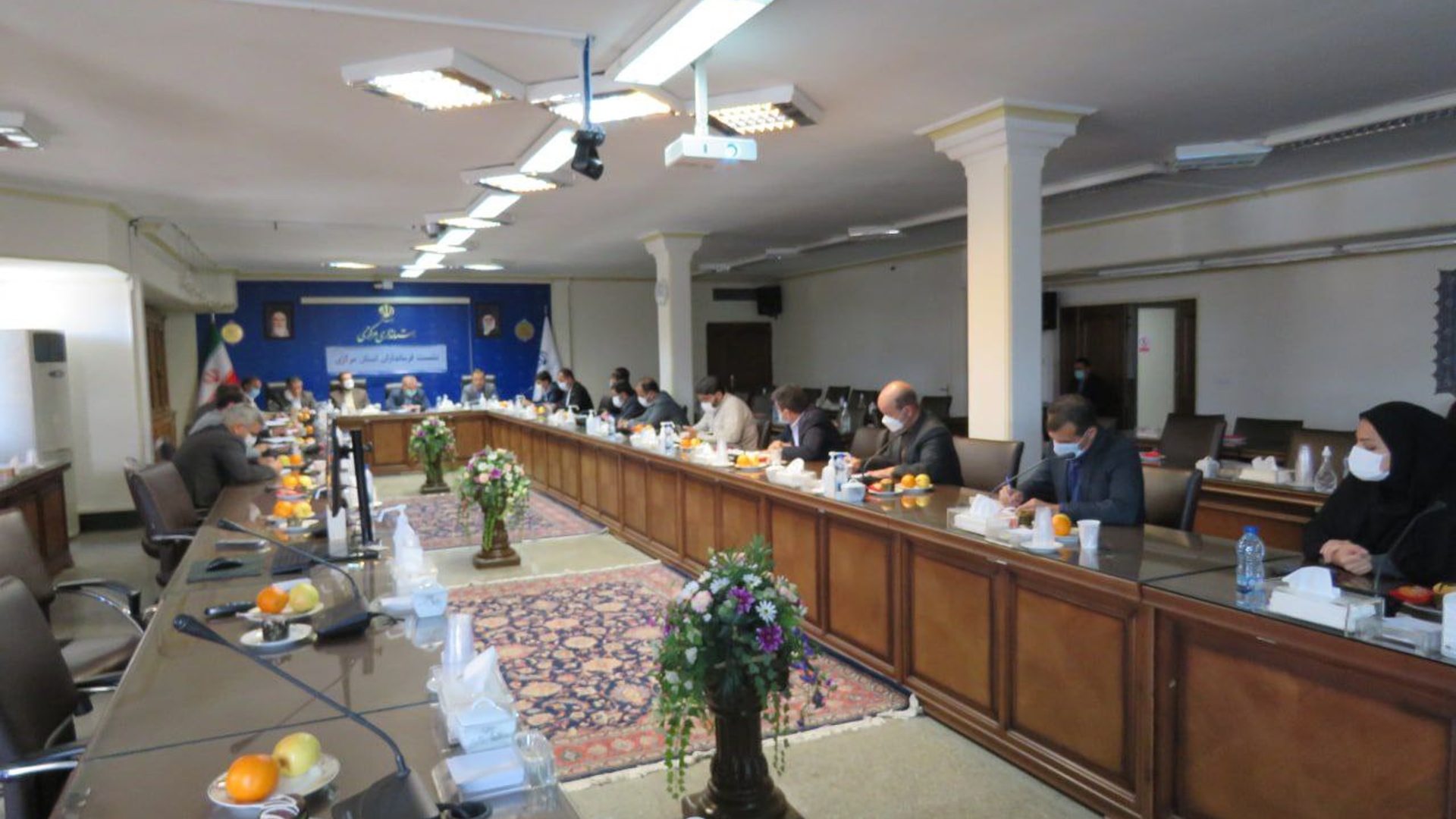 نشست فرمانداران استان به ریاست دکتر مخلص‌الائمه استاندار مرکزی و با حضور معاونین استاندار و دکتر رمضانی فرماندار شهرستان شازند برگزار شد