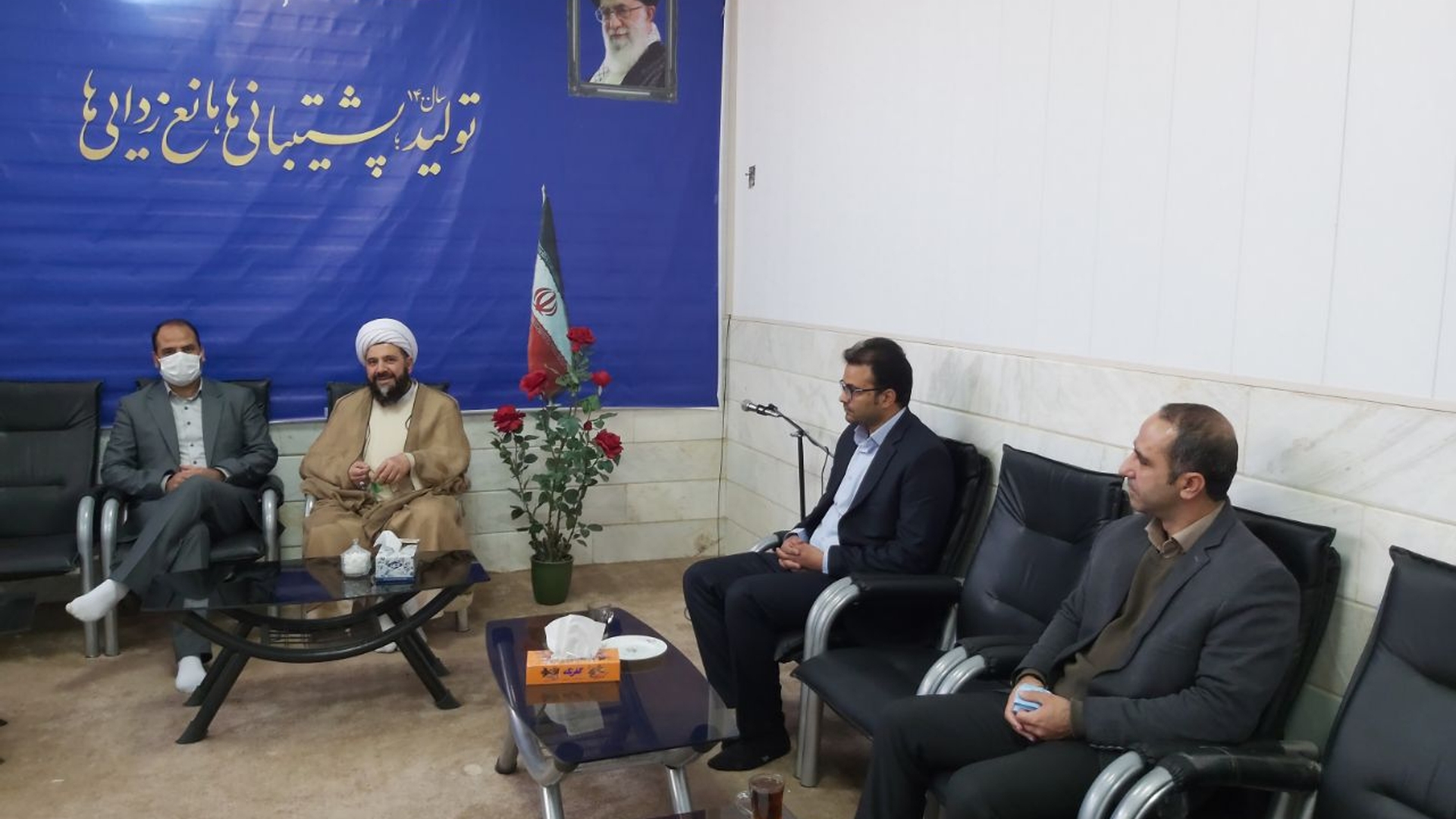 دیدار نوروزی‌ فراهانی سرپرست فرمانداری به اتفاق جمعی از‌ مدیران  و مسئولین ادارات شهرستان با حجت الاسلام و المسلمین نیشابوری امام جمعه