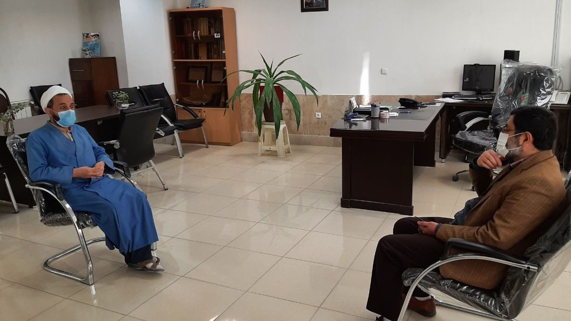 "بازدید فرماندار خنداب از اداره اوقاف وامورخیریه "