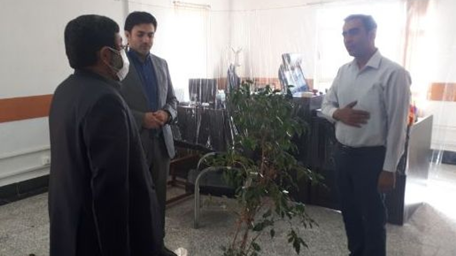 "بازدید فرماندار خنداب از دادگستری شهرستان"