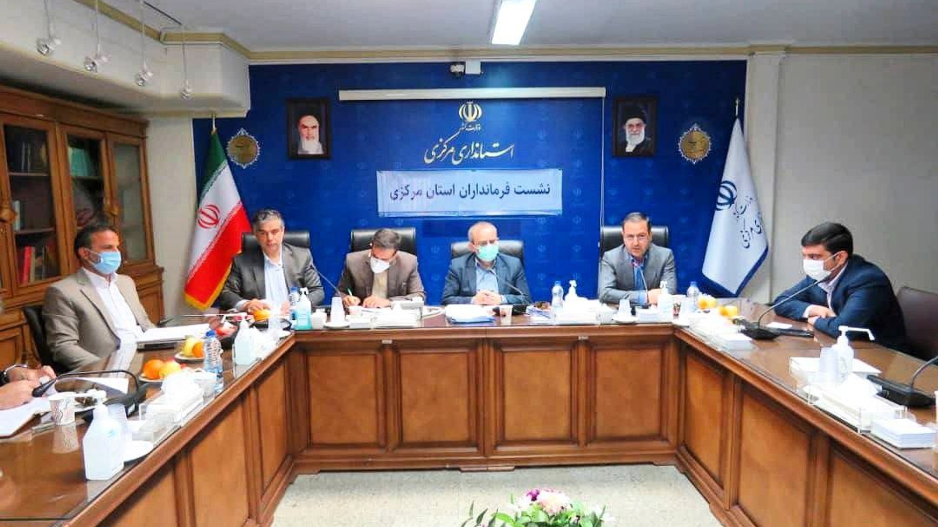 فرمانداران استان به ریاست دکتر مخلص‌الائمه استاندار مرکزی و با حضور معاونین استاندار