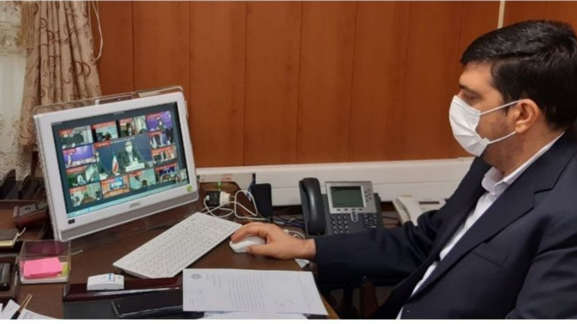 کارگروه امور زیربنایی و شهرسازی استان به ریاست استاندار مرکزی و با حضور معاون هماهنگی امور عمرانی، مدیر کل دفتر فنی، فرمانداران استان (بصورت ویدئو کنفرانس)، معاون اداره کل راه و شهرسازی و نمایندگان سایر دستگاه های ذیربط برگزار گردید.