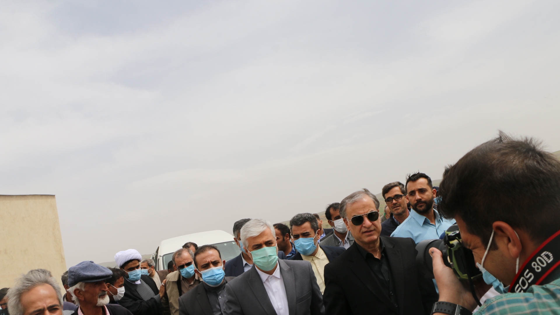 بازدید وزیر ورزش وجوانان از زمین فوتبال روستای مالمیر از توابع بخش سربند