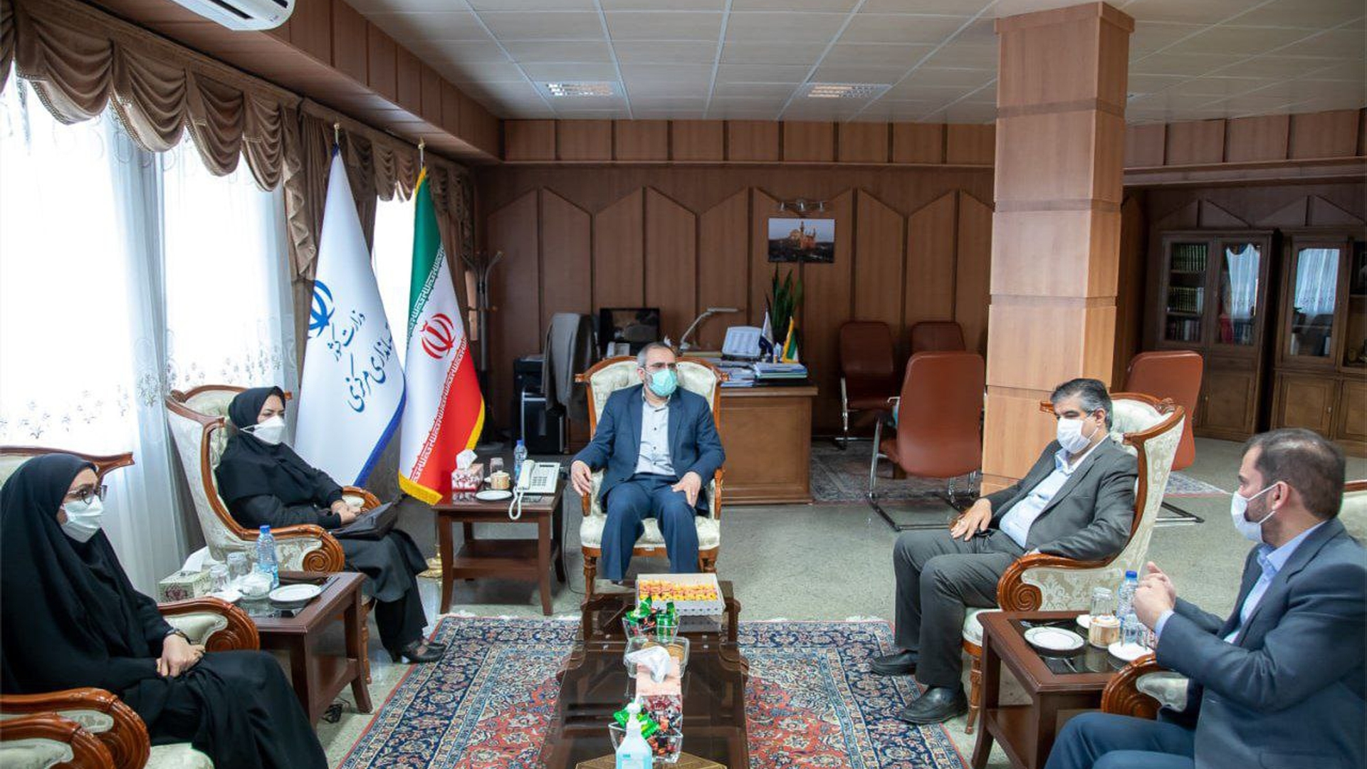 دیدار مدیرکل نظارت بر استاندارد خدمات و معیارهای مصرف انرژی سازمان ملی استاندارد با استاندار و معاون هماهنگی امور عمرانی