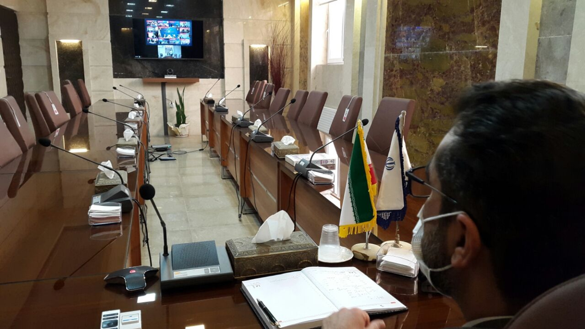 حضور فرماندار شهرستان محلات در اولین جلسه ستاد گرامیداشت مناسبت های ملی دفاع مقدس و مقاومت استان مرکزی به صورت ویدئوکنفرانس