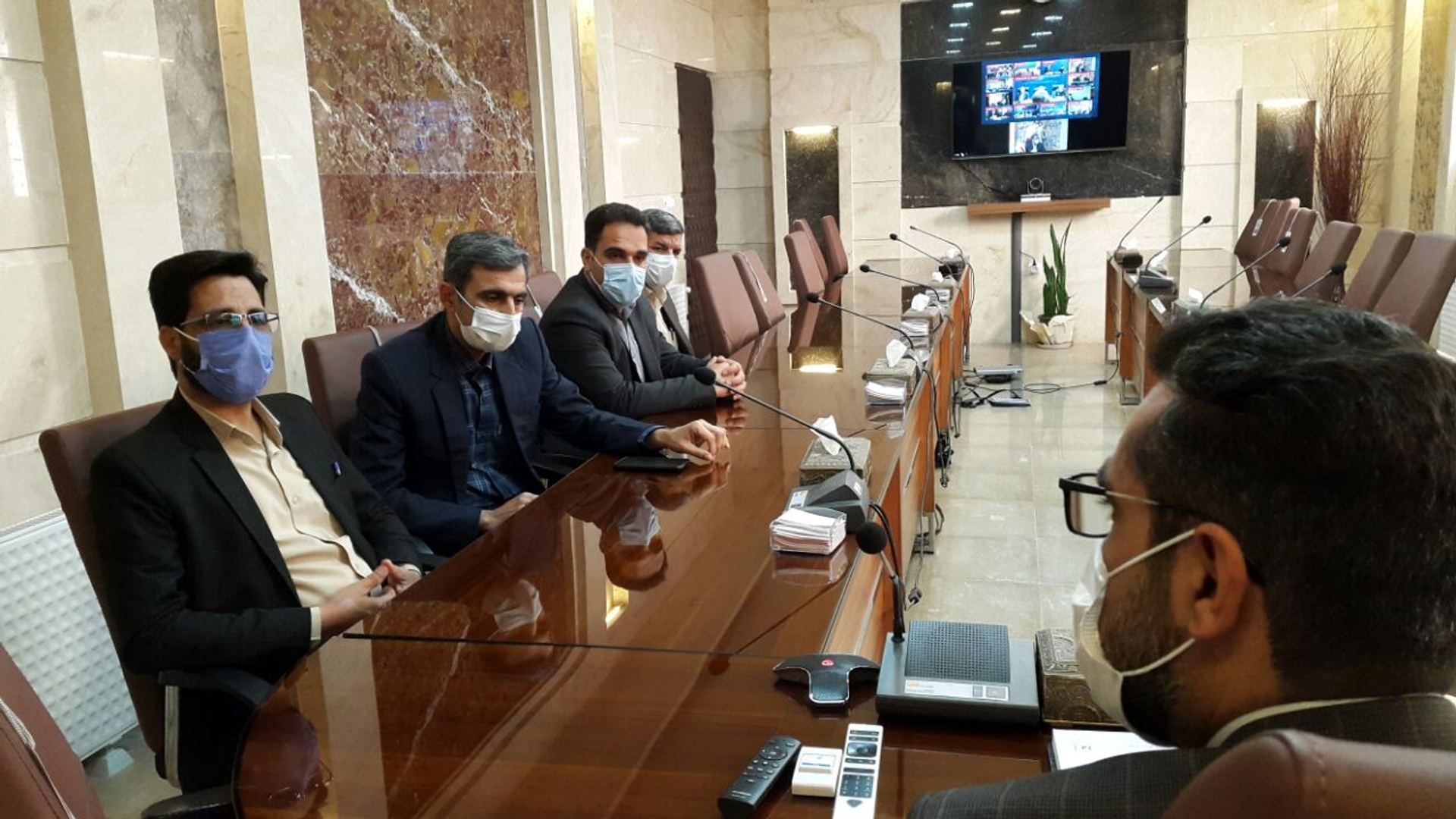 دیدار جمشید امیدی سرپرست اداره کل تعاون ، کار و رفاه اجتماعی استان مرکزی با محمدرضا ناظری فرماندار شهرستان محلات در محل فرمانداری شهرستان محلات