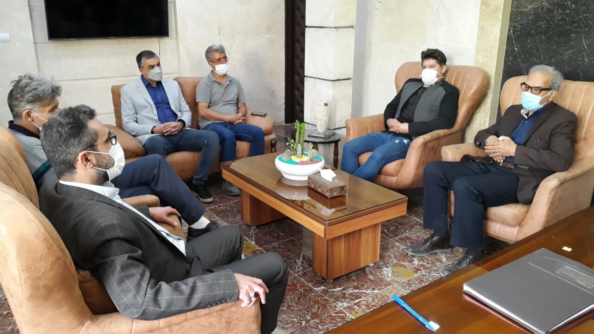 دیدار رئیس و برخی از اعضای انجمن خوشنویسان شهرستان محلات با فرماندار