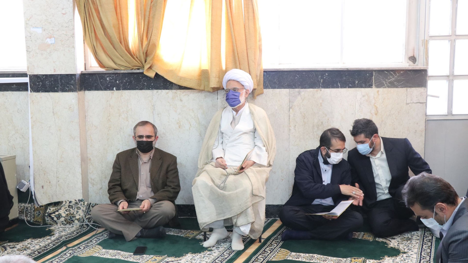 مراسم یادبود مرحوم مغفور معلم جانباز و فرزند شهید شادروان محسن صدوق (دایی گرامی مهندس هادی فرماندار  شهرستان)
درمحل نماز خانه فرمانداری برگزار شد